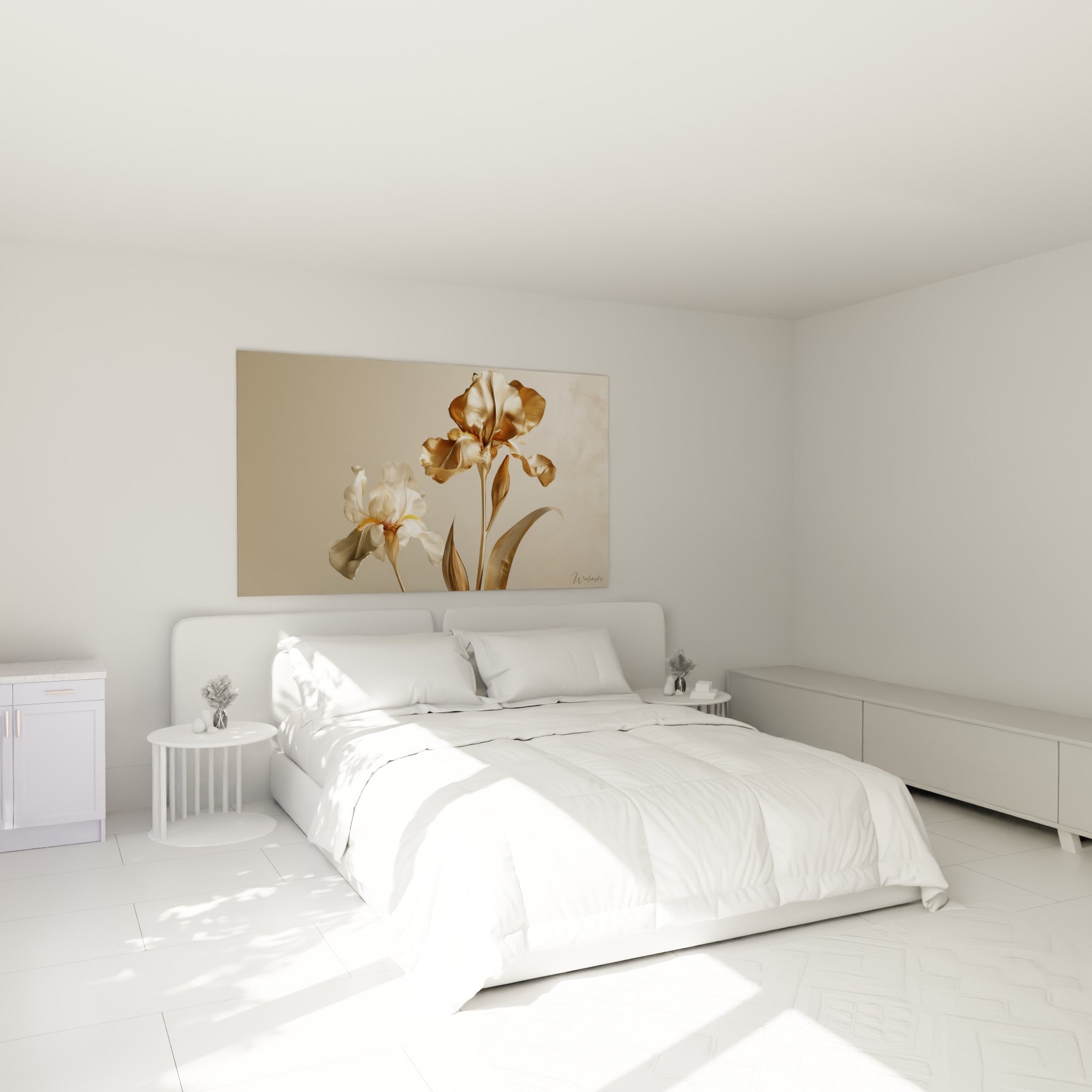 Fleurs d'iris dorées et ivoire déployées au-dessus d'un lit dans une chambre claire