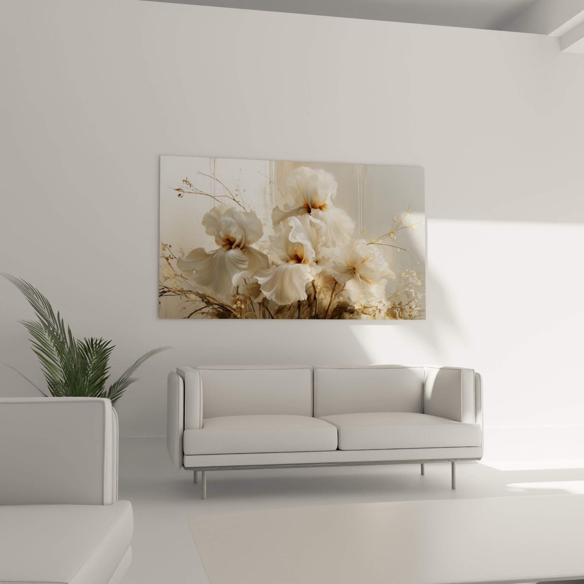 Fleurs d'iris crème et ambrées à la texture aquarellée, placées au-dessus d'un canapé dans un salon lumineux