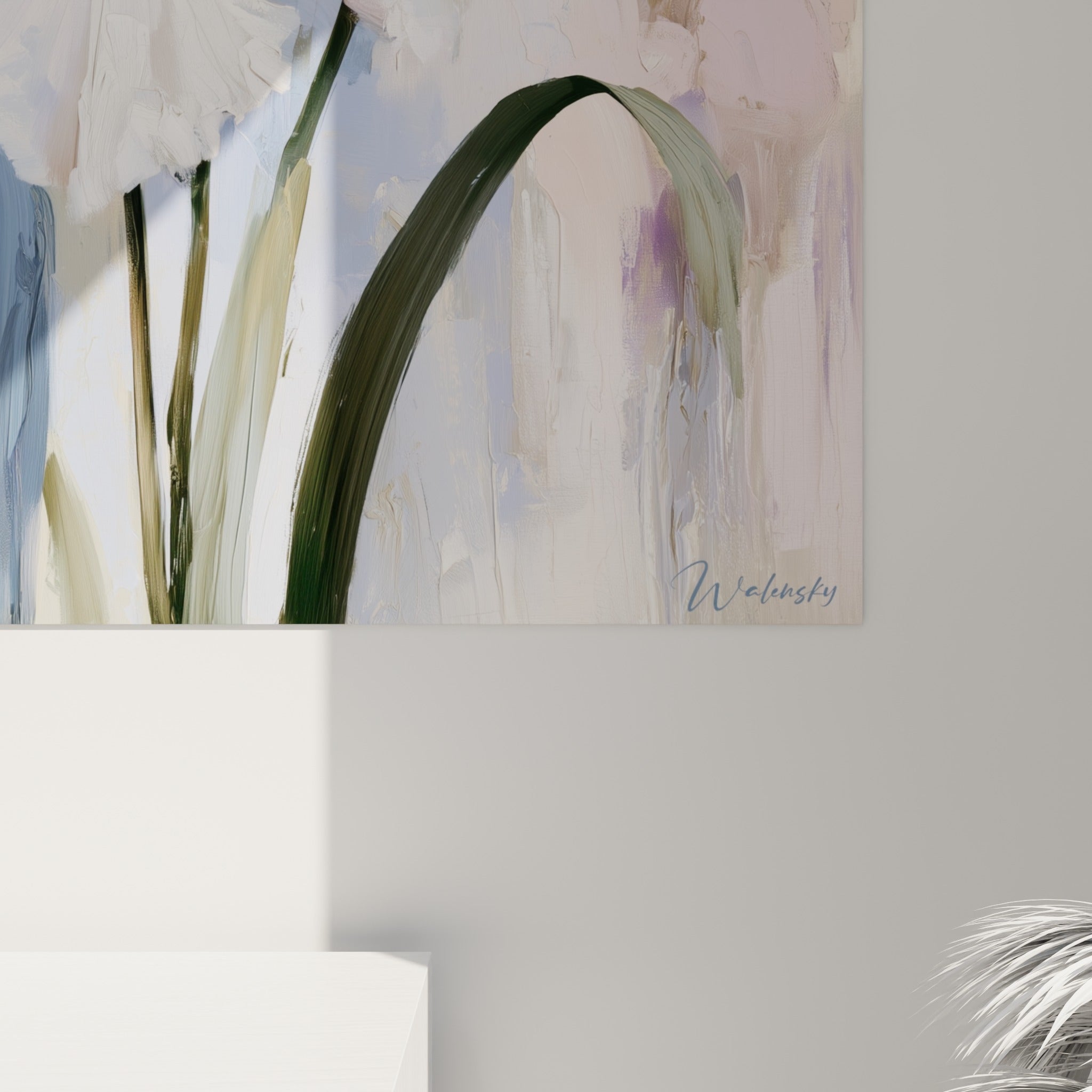 Empâtements de peinture mauve et blanche révélant la matière des pétales d'iris