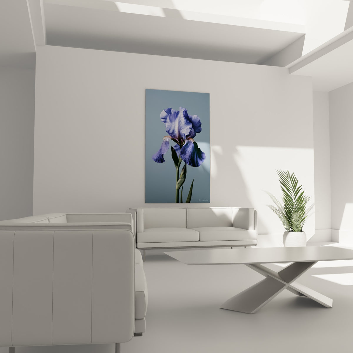 Pétales d'iris violet et fauve orangé accrochés au-dessus d'un canapé dans un salon lumineux