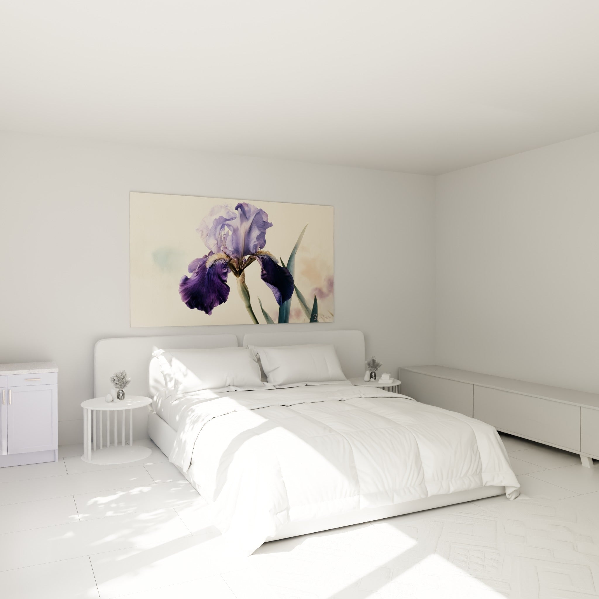 Fleur d'iris mauve et violet profond suspendue au-dessus d'un lit dans une chambre claire.