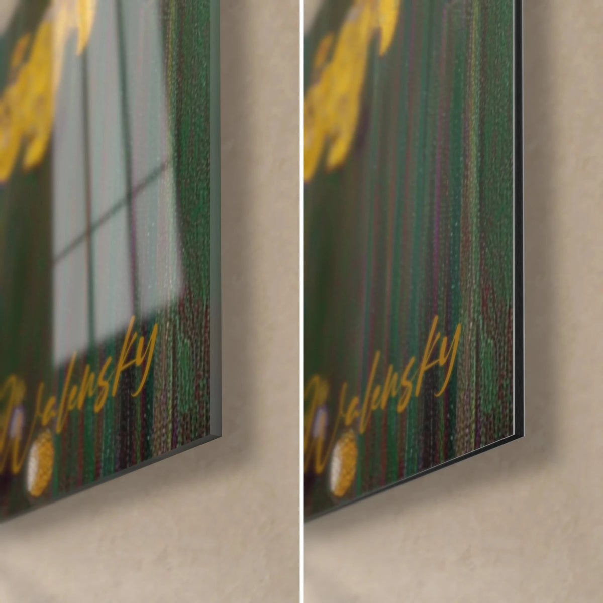 Quadro con fiori dorati in basso a destra, vetro acrilico lucido con riflessi a sinistra, Dibond verde opaco a destra, bordo di 3 mm