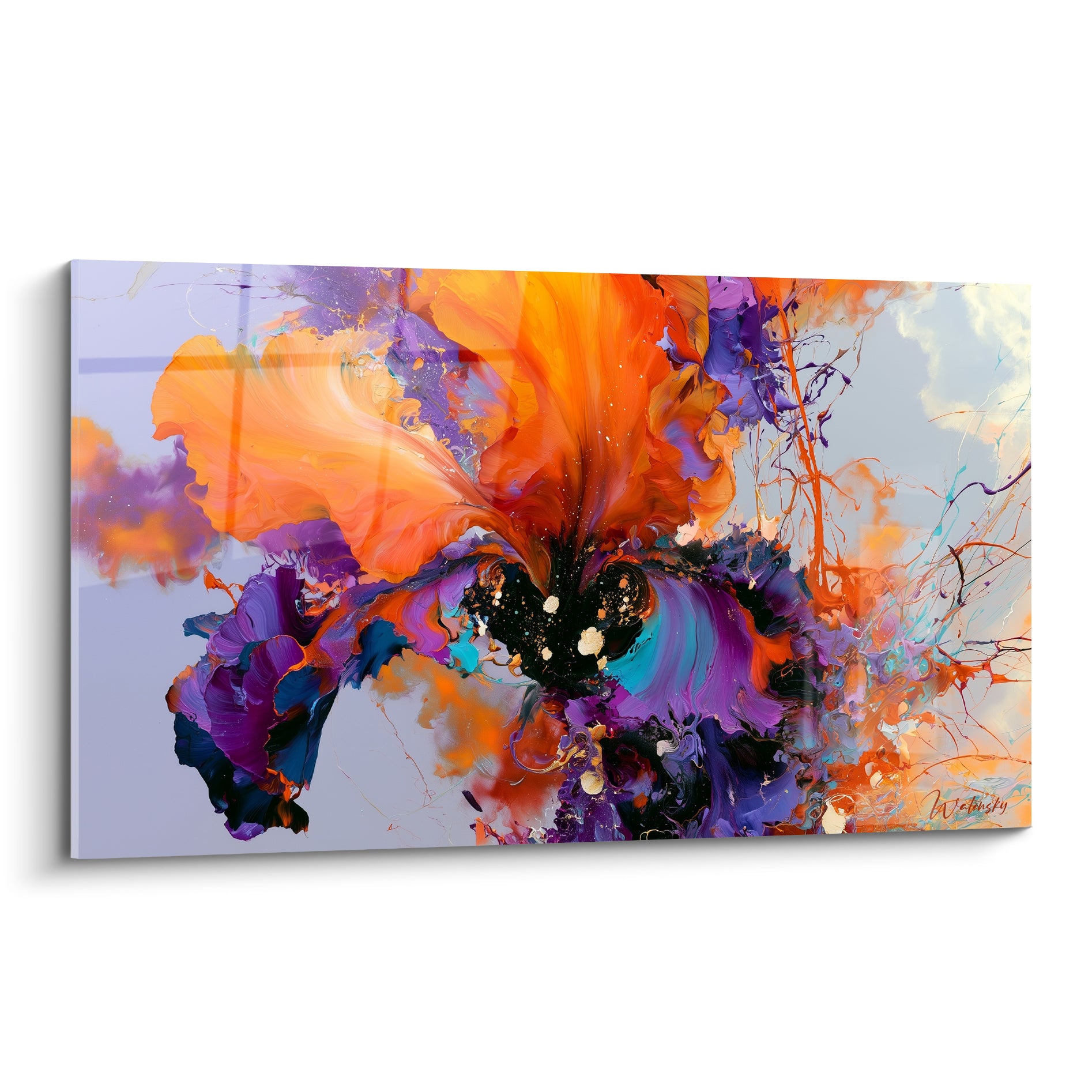 Iris peint en orange vif et violet profond, pétales fluides sur fond gris-lavande texturé