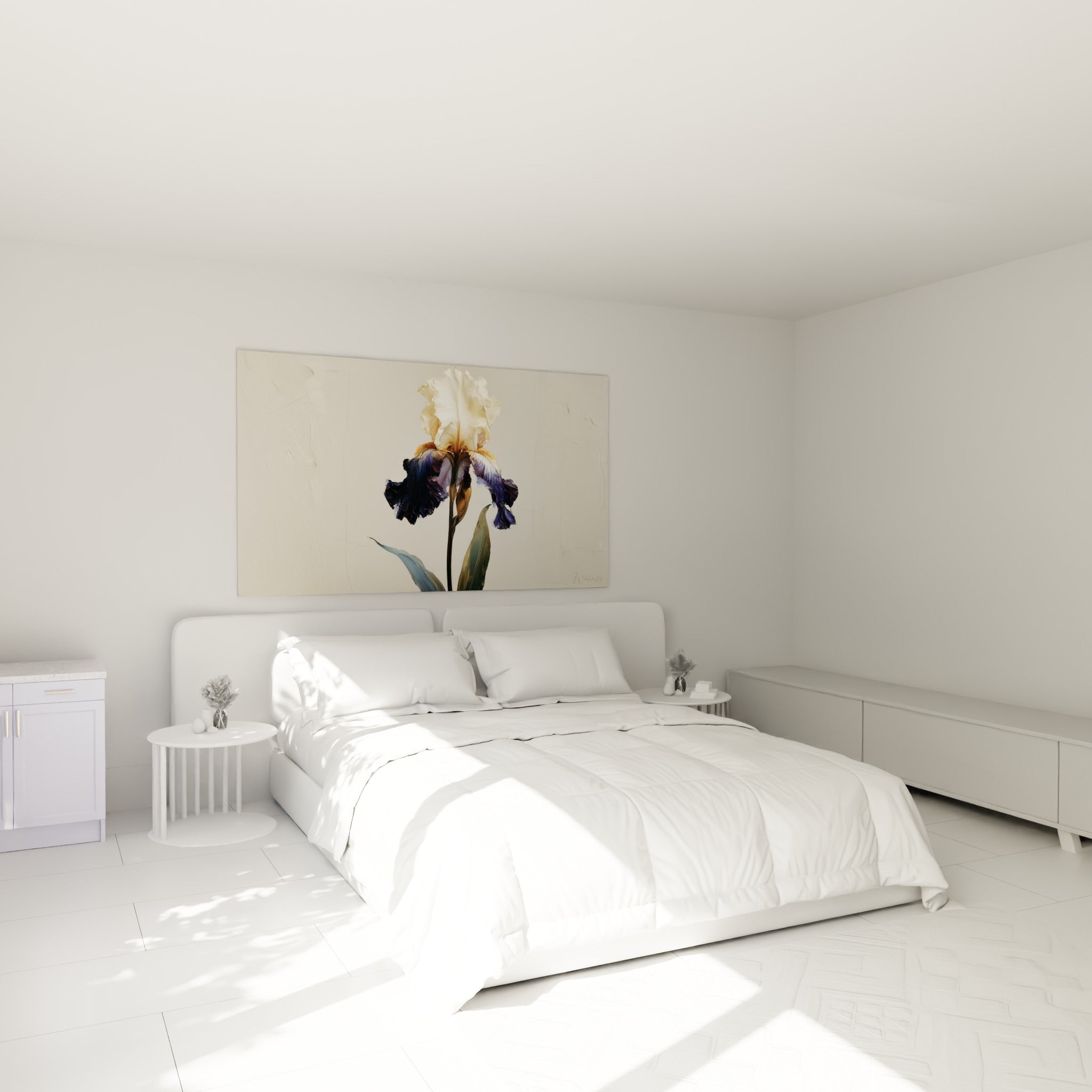 Fleur d'iris blanche et violette au-dessus d'un lit dans une chambre claire