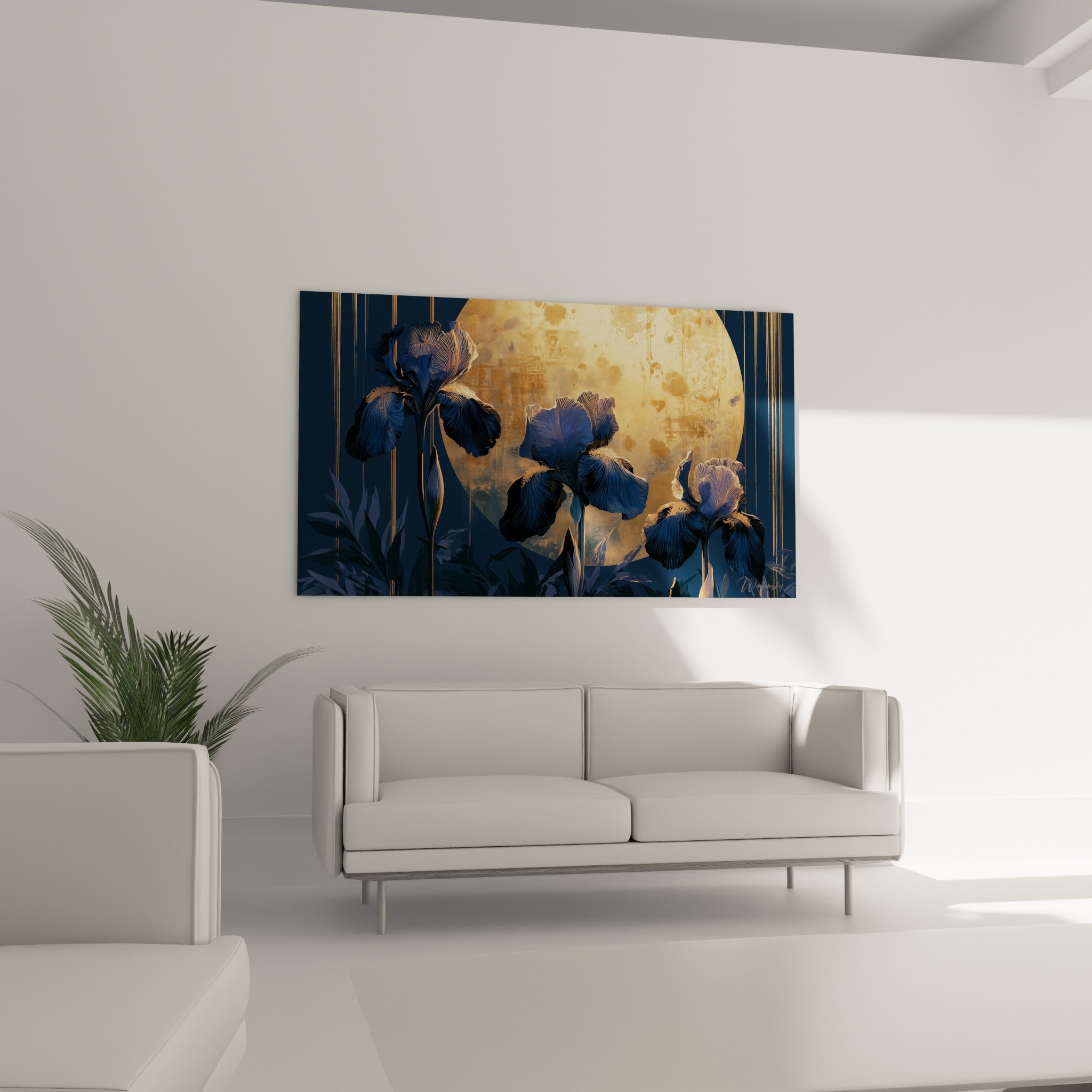 Fleurs d'iris bleu nuit et lune dorée en toile de fond, au-dessus d'un canapé dans un salon lumineux