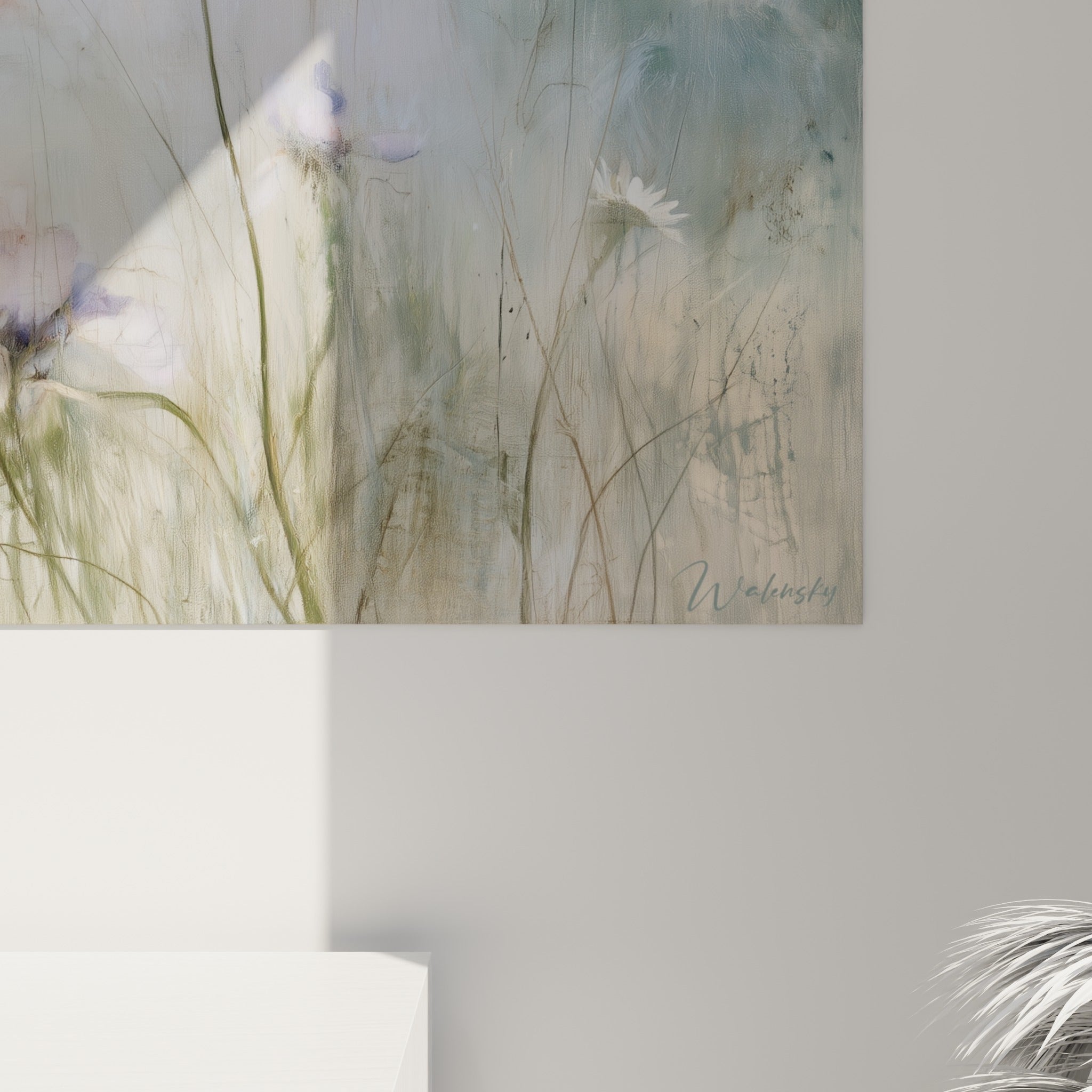 Détail des pétales d'iris violet foncé et des touches blanches où la matière picturale se dévoile en textures fines