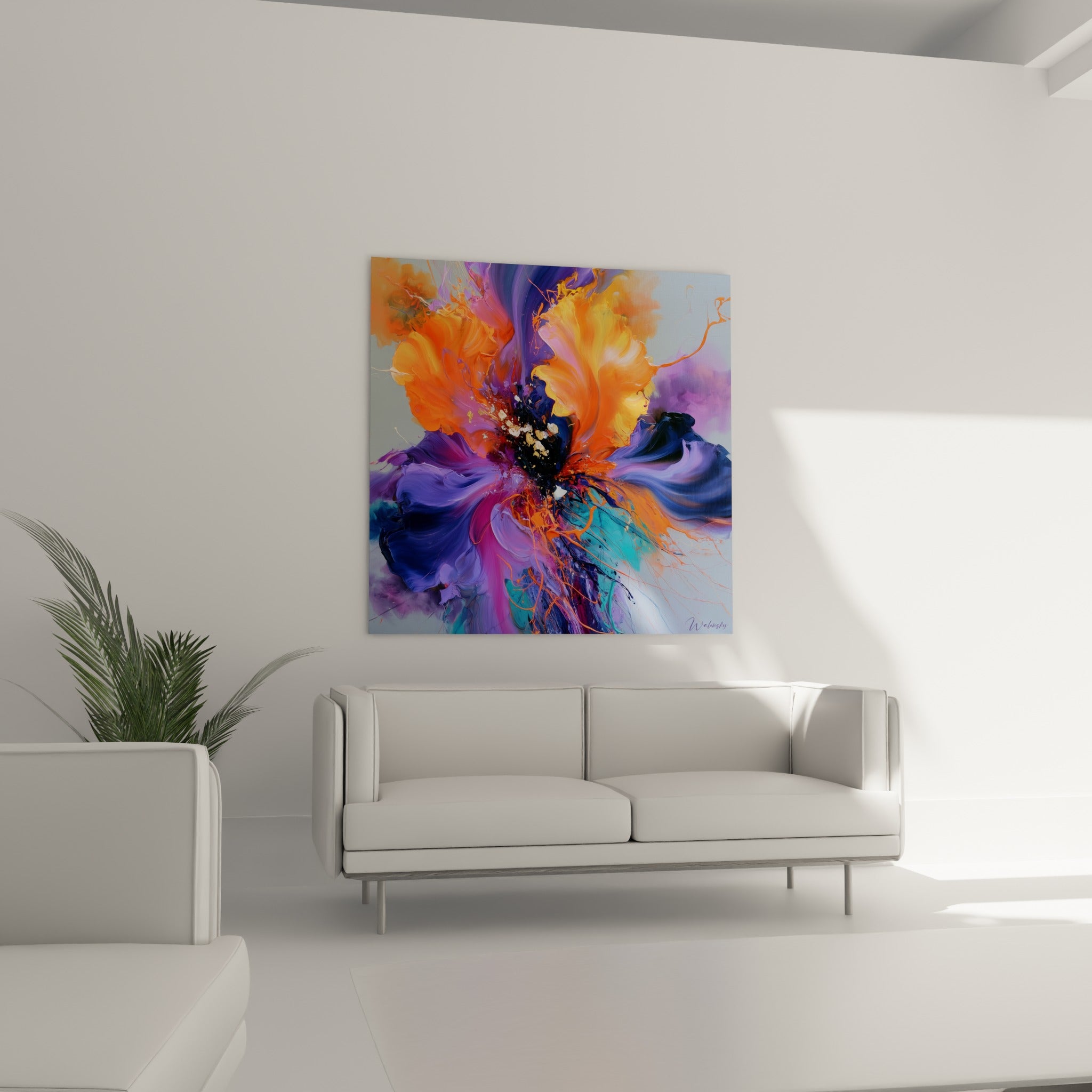 Pétales orange et violets vibrants de l'œuvre Iris, accrochée au-dessus d'un canapé dans un salon lumineux
