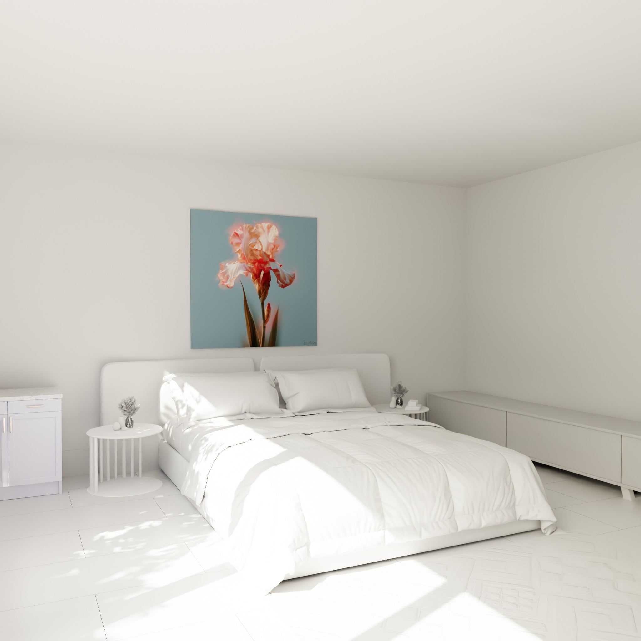 Pétales d'iris corail et rosé accrochés au-dessus d'un lit dans une chambre claire