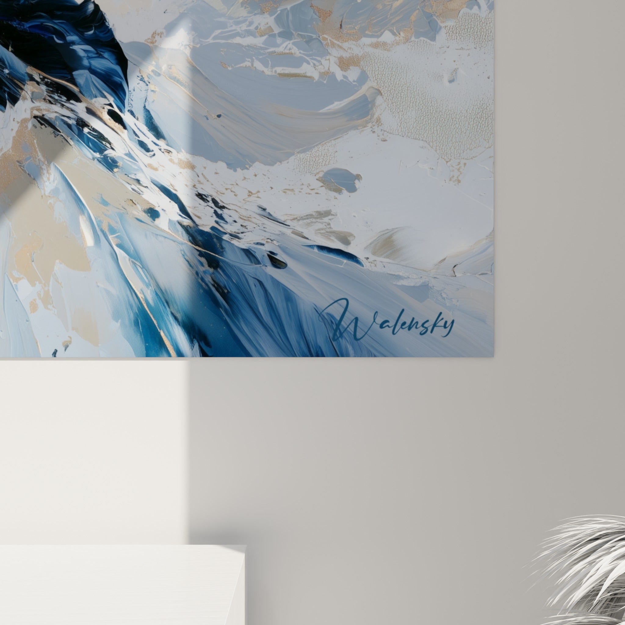 Empâtements bleu marine et éclats dorés se mêlant en coulures fines sur la toile de l'iris