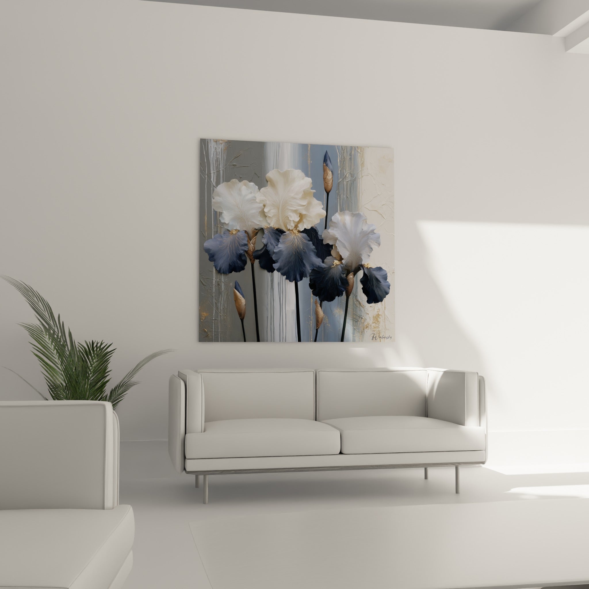 Fleurs d'iris blanches et bleu marine texturées, au-dessus d'un canapé dans un salon lumineux