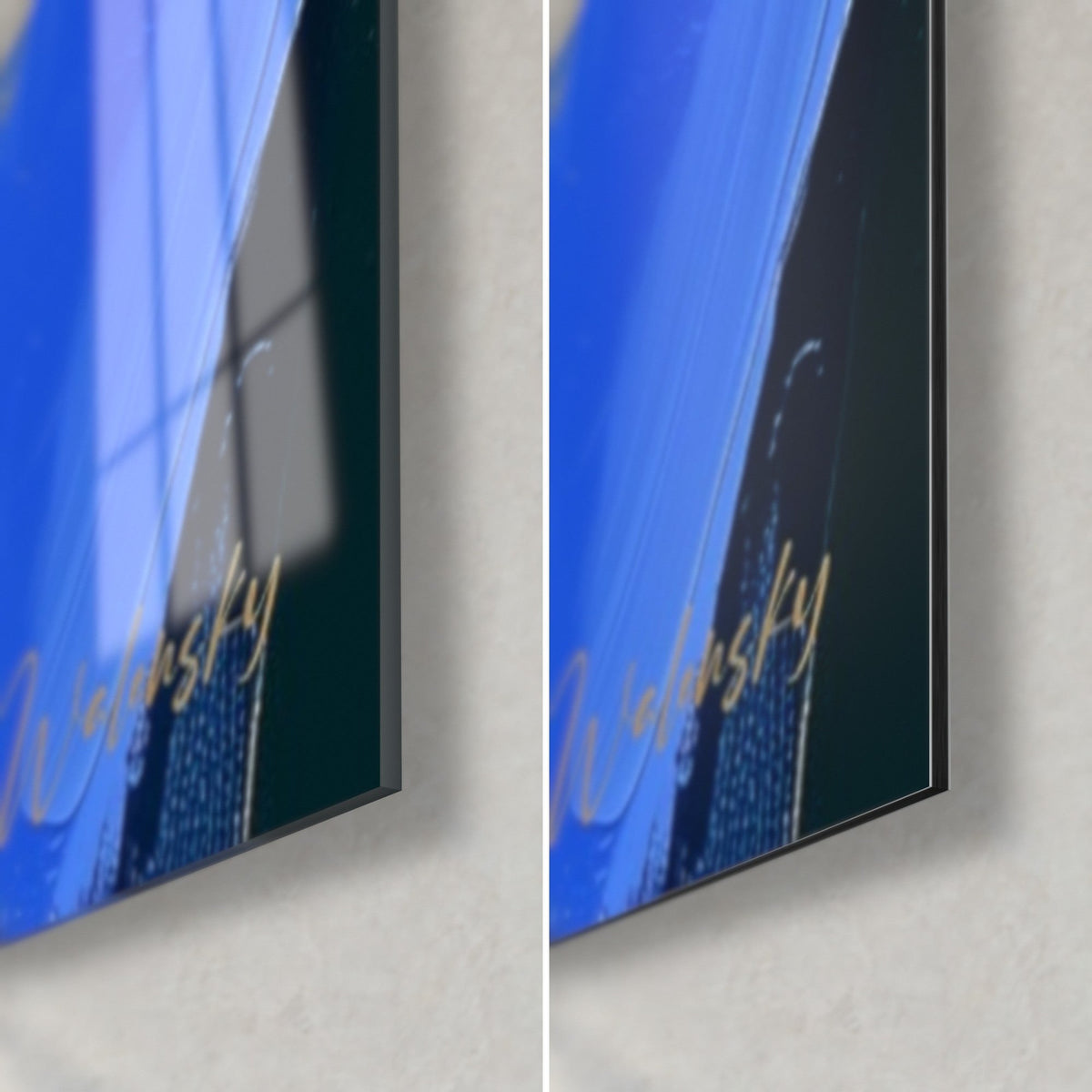 Wall art with cobalt blue iris, bottom right corner: glossy acrylic glass on the left, matte black Dibond aluminum on the right, 3 mm edge