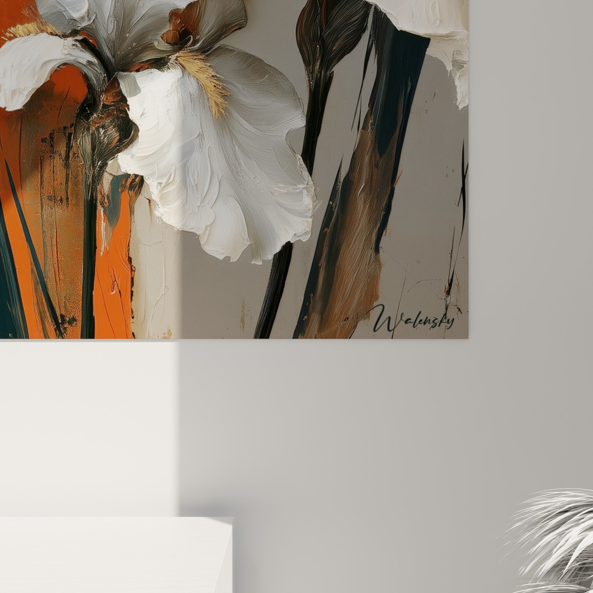 Matière épaisse des pétales blancs et coulures terracotta visibles en gros plan sur la toile