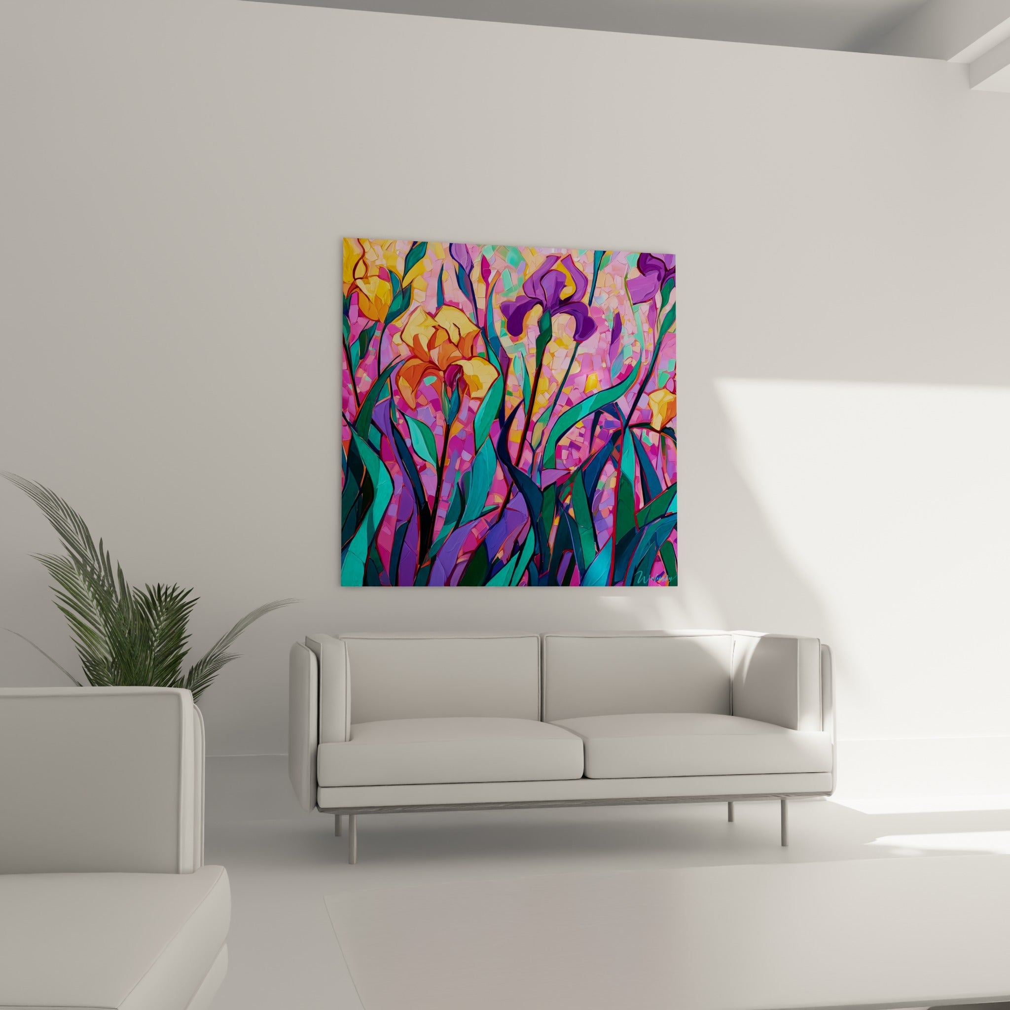 Fleurs d'iris turquoise et magenta en touches picturales, au-dessus d'un canapé dans un salon lumineux