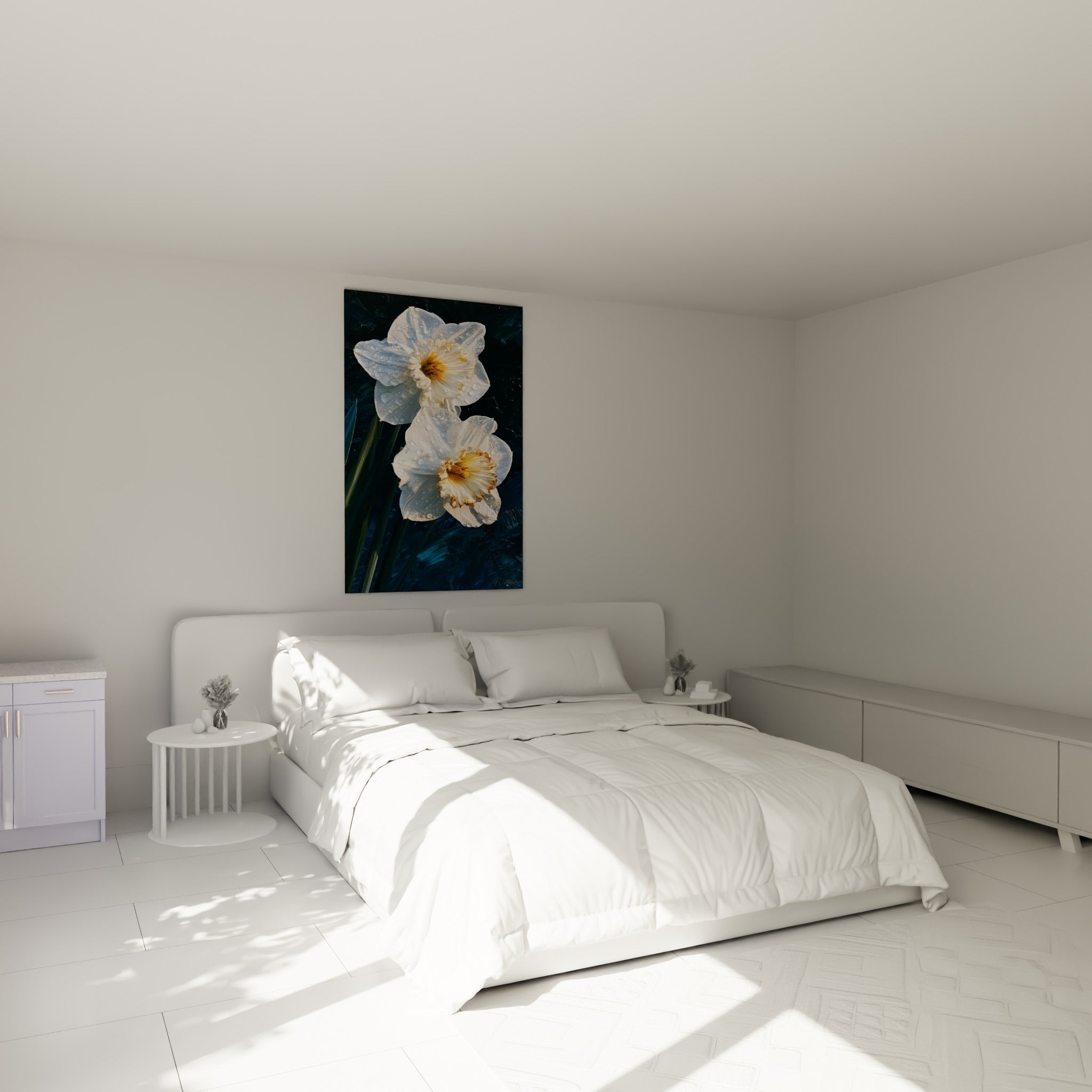 Fleurs de jonquille blanches et dorées accrochées au-dessus d'un lit dans une chambre claire