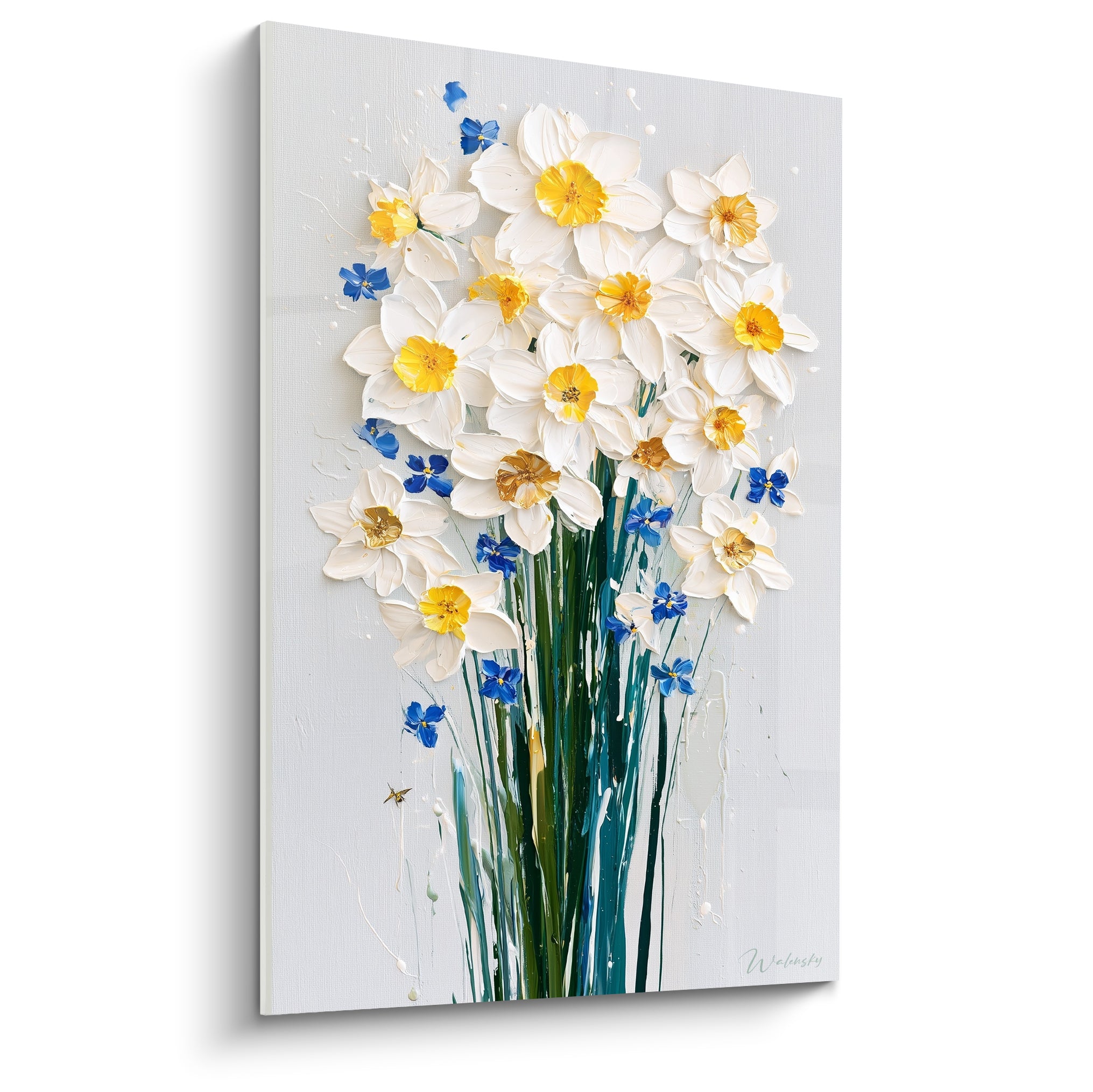 Jonquilles blanches aux cœurs dorés et petites fleurs bleues, peinture en relief sur fond gris clair