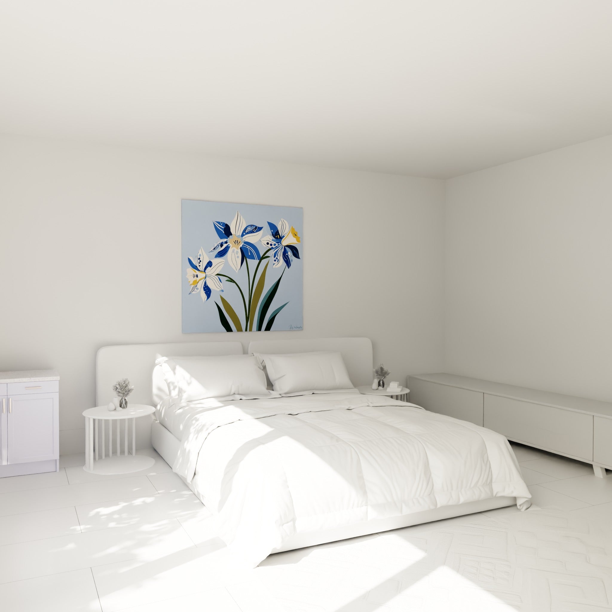 Trois jonquilles bleu marine et dorées au-dessus d'un lit dans une chambre claire