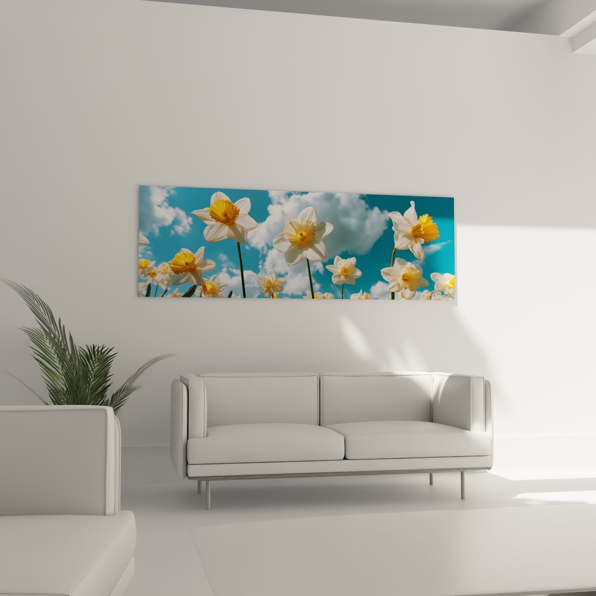 Bouquet de jonquilles blanches sous ciel nuageux, tableau placé au-dessus d'un canapé dans un salon lumineux