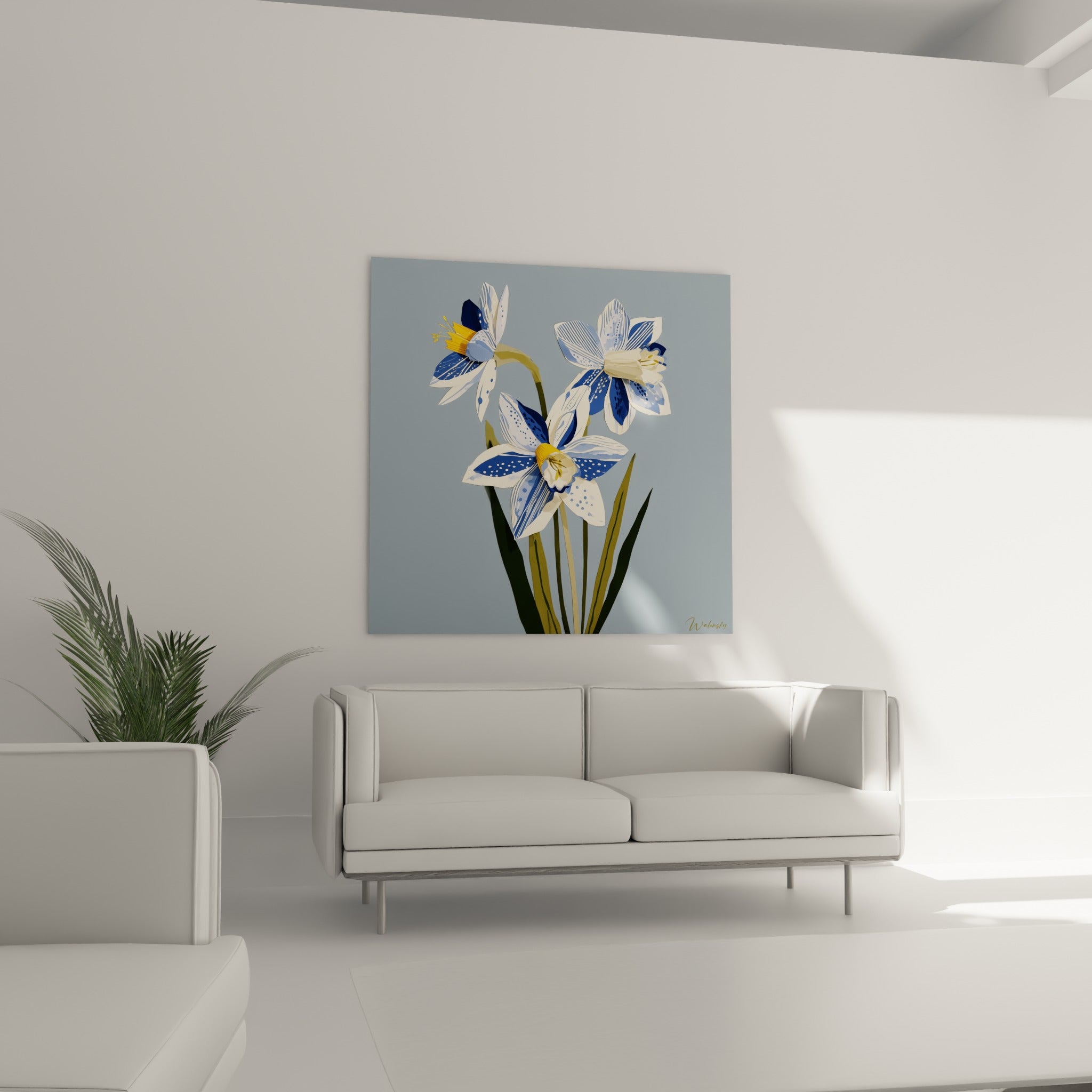 Bouquet de jonquilles graphiques bleu et jaune doré au-dessus d'un canapé dans un salon lumineux