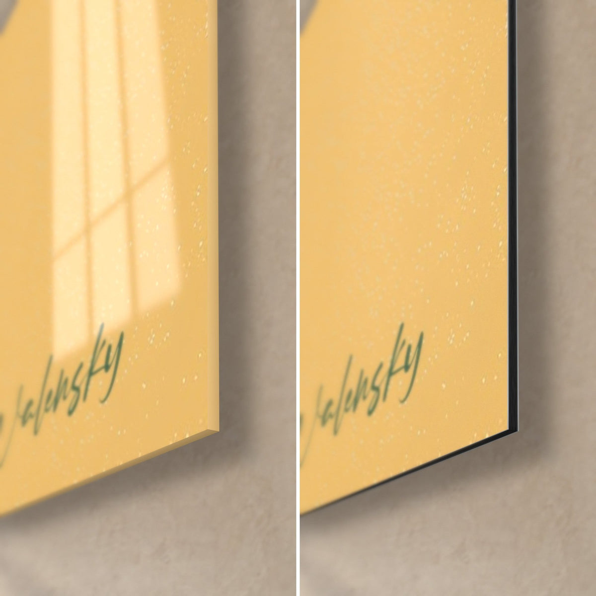 Cuadro de una corola naranja quemado sobre fondo liso amarillo pálido, esquina inferior derecha: cristal acrílico brillante a la izquierda, Dibond de aluminio negro mate a la derecha, canto de 3 mm