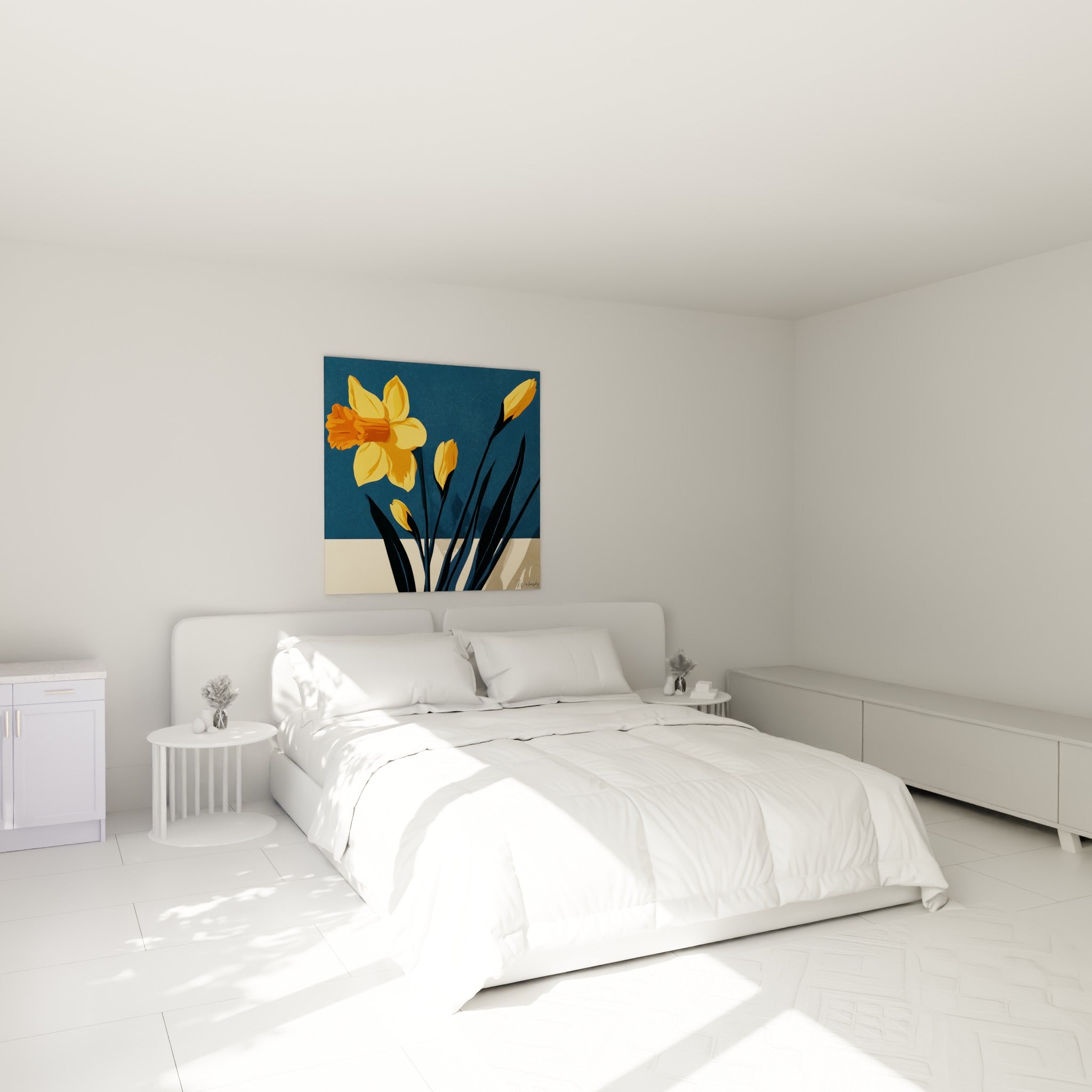Fleur jaune pâle et orange vif peinte sur fond bleu profond, accrochée au-dessus d'un lit dans une chambre claire