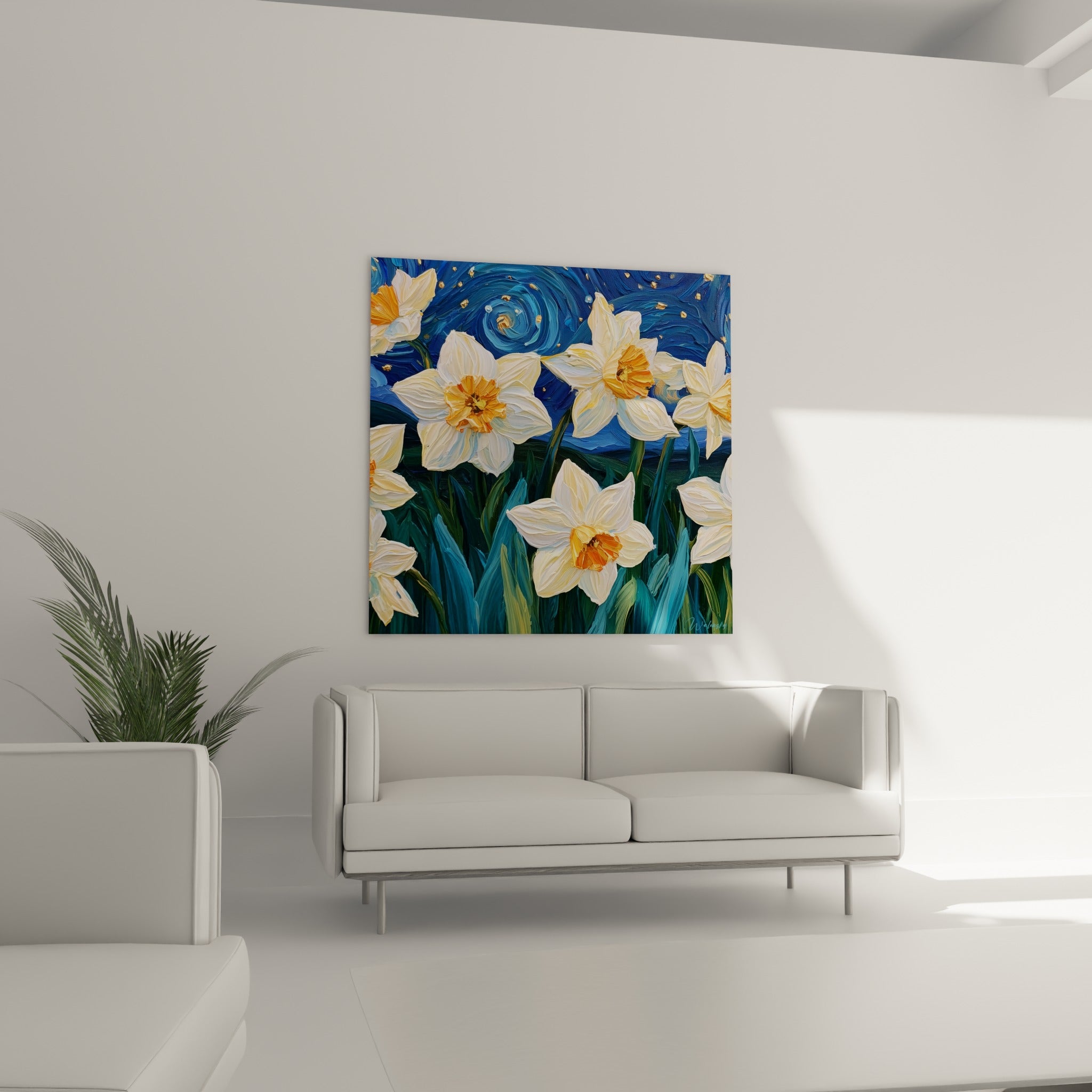 Fleurs de jonquille blanches au cœur orange vif accrochées au-dessus d'un canapé dans un salon lumineux