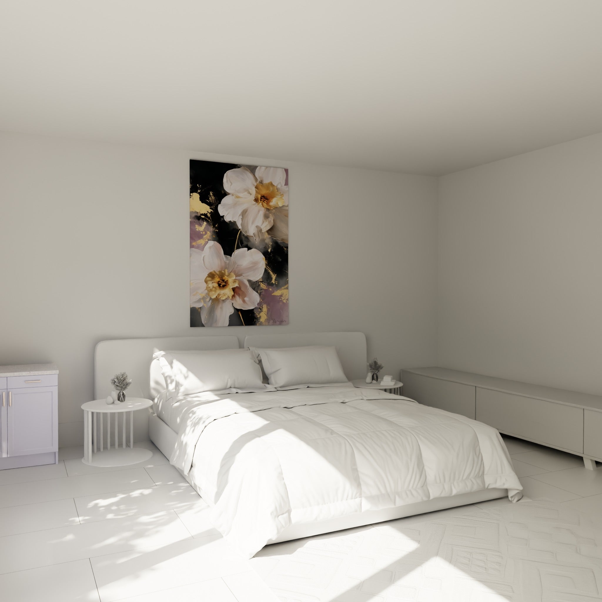 Fleurs blanches et dorées de jonquille accrochées au-dessus d'un lit dans une chambre claire