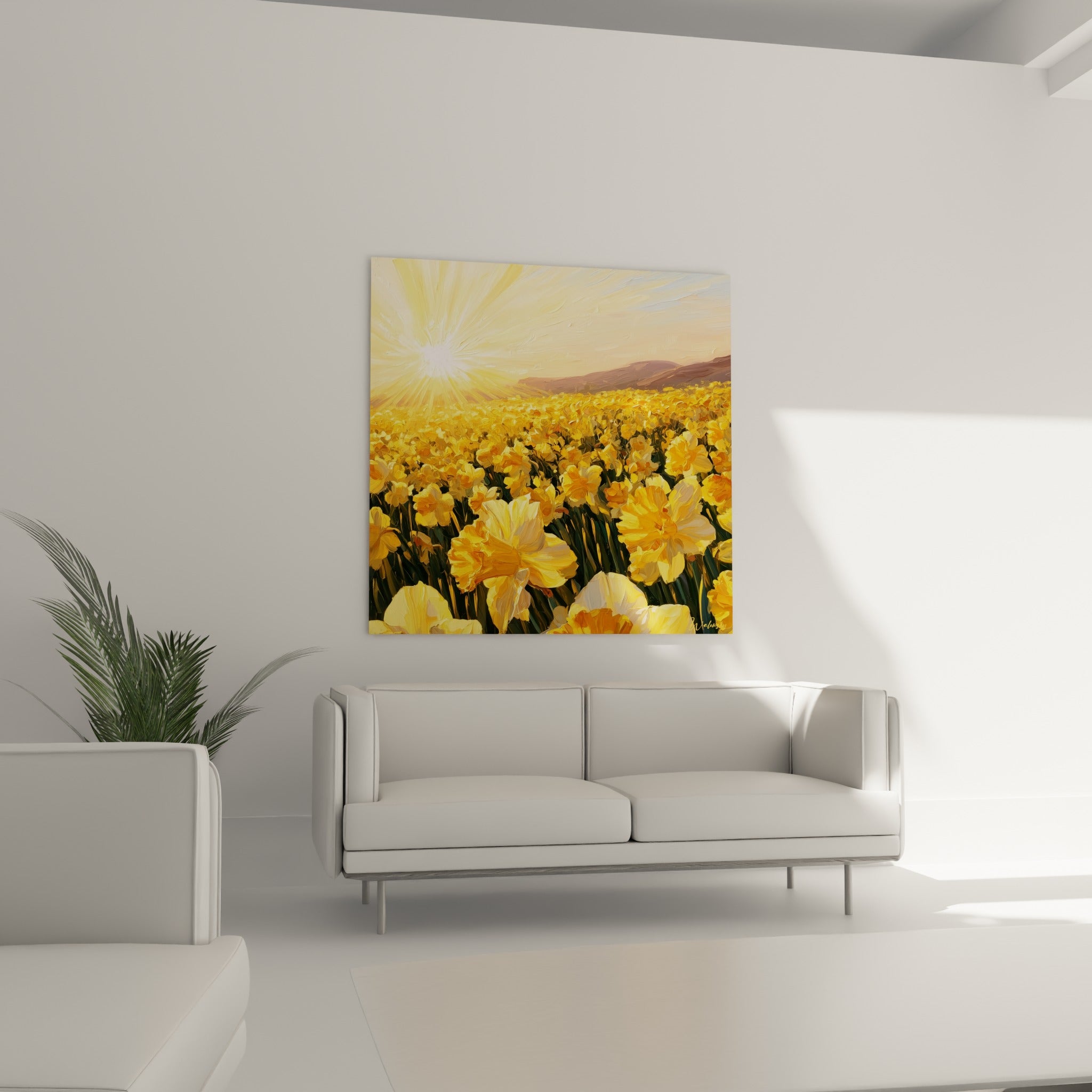 Fleurs de jonquille dorées et ciel rose pastel au-dessus d'un canapé dans un salon lumineux