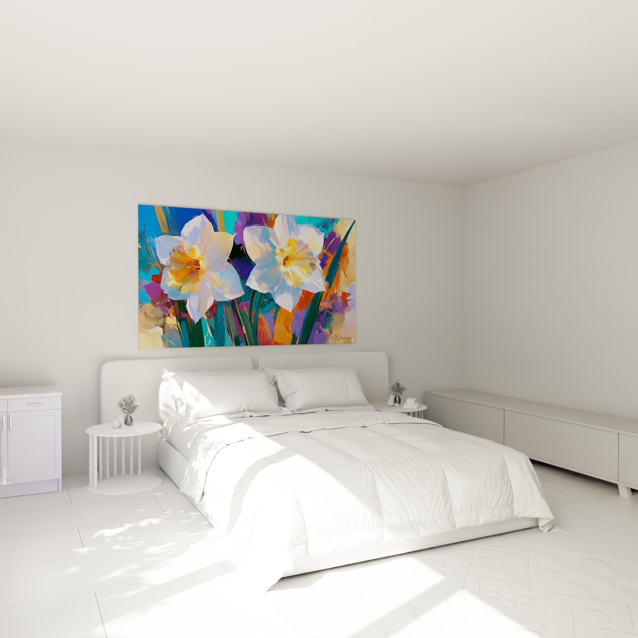 Fleurs de jonquille blanches et dorées, composition vibrante au-dessus d'un lit dans une chambre claire