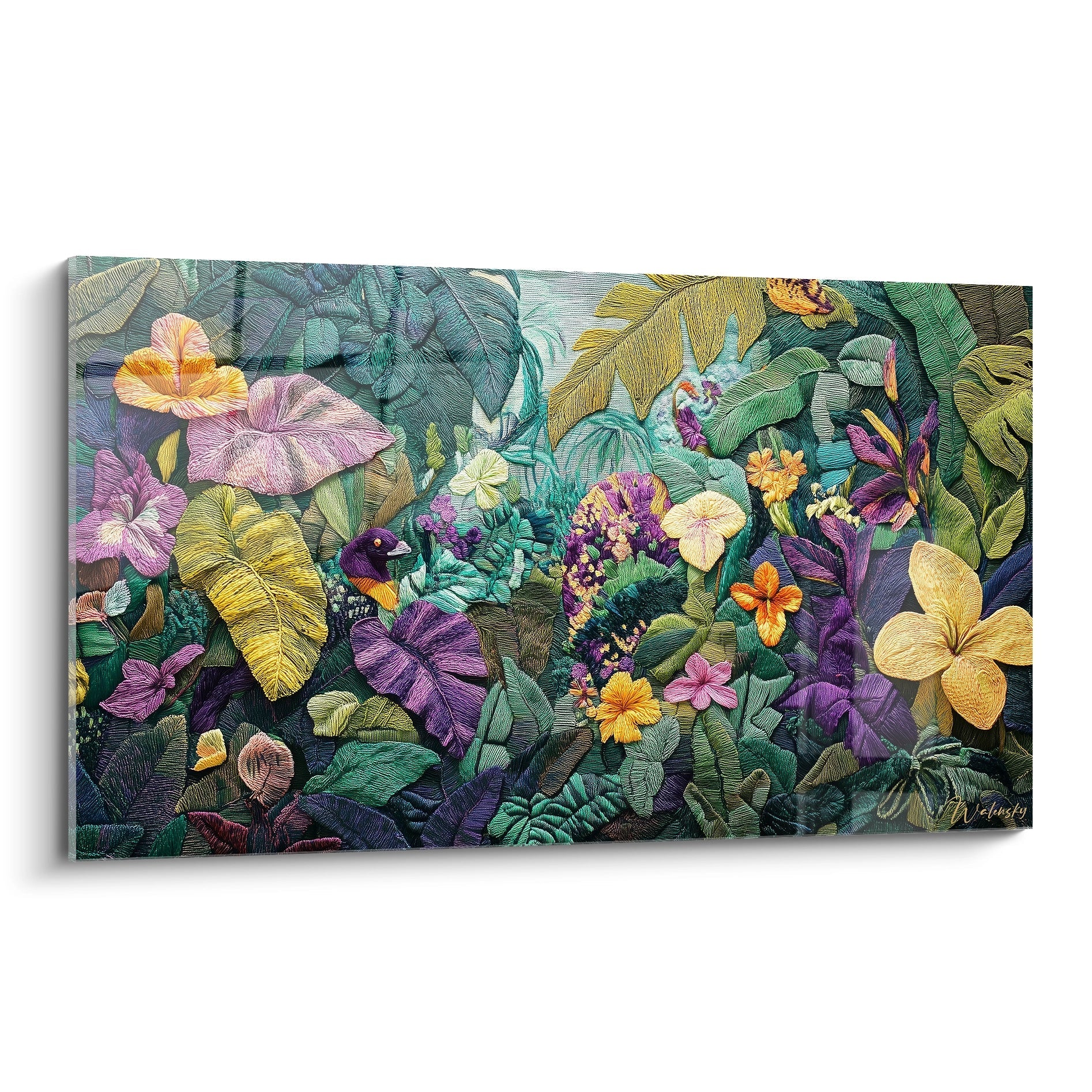 Un tableau tropical brodé représentant une jungle luxuriante avec des fleurs violettes, jaunes et orange entre des feuillages verts denses, réalisé avec une technique de broderie en relief créant des textures riches et des motifs complexes.
