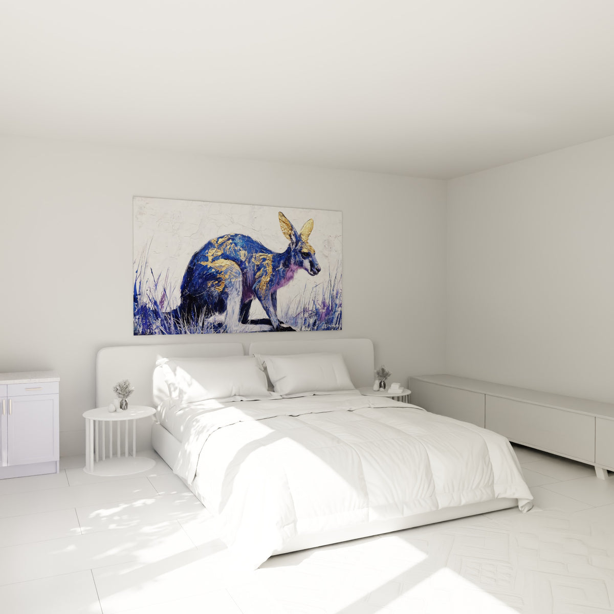 Silhouette de kangourou bleu nuit et doré, herbes violettes, au-dessus d'un lit dans une chambre claire