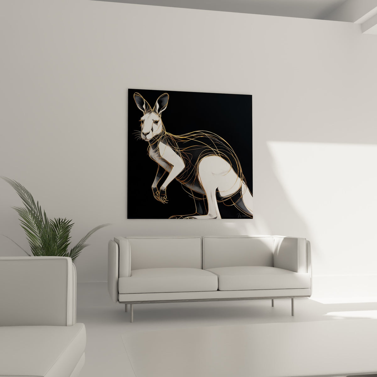 Kangourou aux lignes dorées et pelage blanc au-dessus d'un canapé dans un salon lumineux