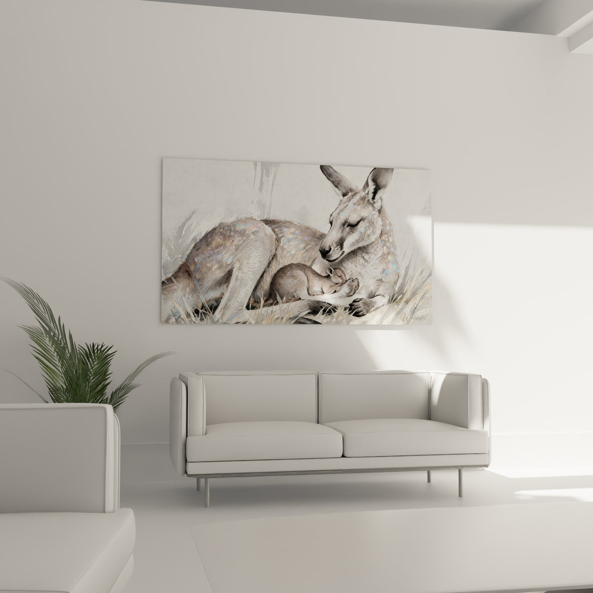 Scène tendre d'un kangourou gris nacré et de son petit, au-dessus d'un canapé dans un salon lumineux