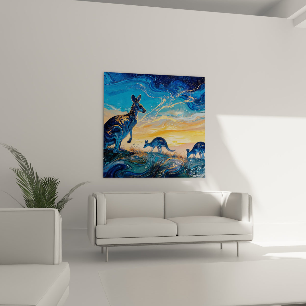Silhouette de kangourou dorée et bleu nuit au-dessus d'un canapé dans un salon lumineux