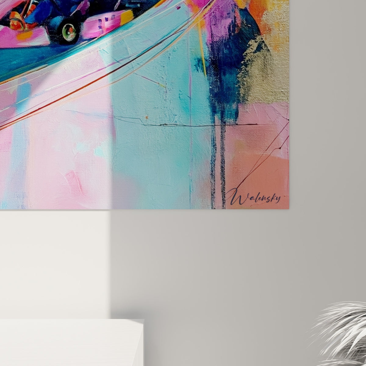 Empâtements dorés et coulures roses sur la toile karting, matière visible près du virage turquoise