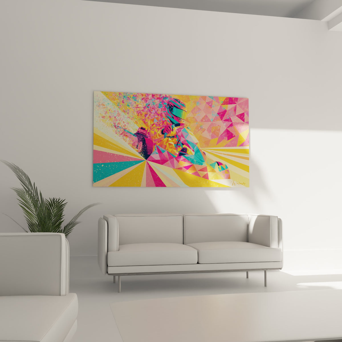 Virage de karting en jaune doré et turquoise façon vitrail, au-dessus d'un canapé dans un salon lumineux