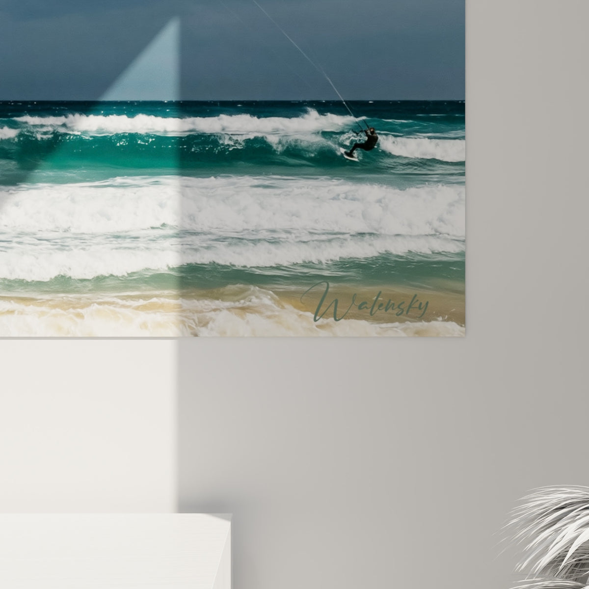 Détail des fils tendus et de l'écume blanche du tableau kite surf, grain et matière visibles de près