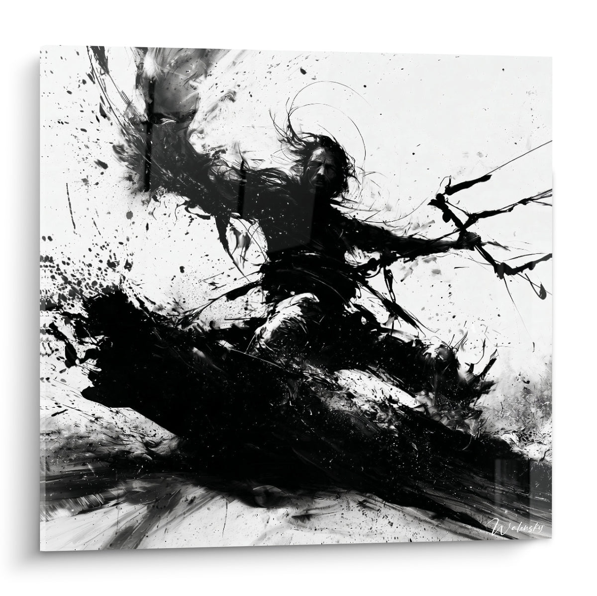 Kitesurfeur noir et blanc en plein saut, éclaboussures d'encre anthracite sur fond immaculé