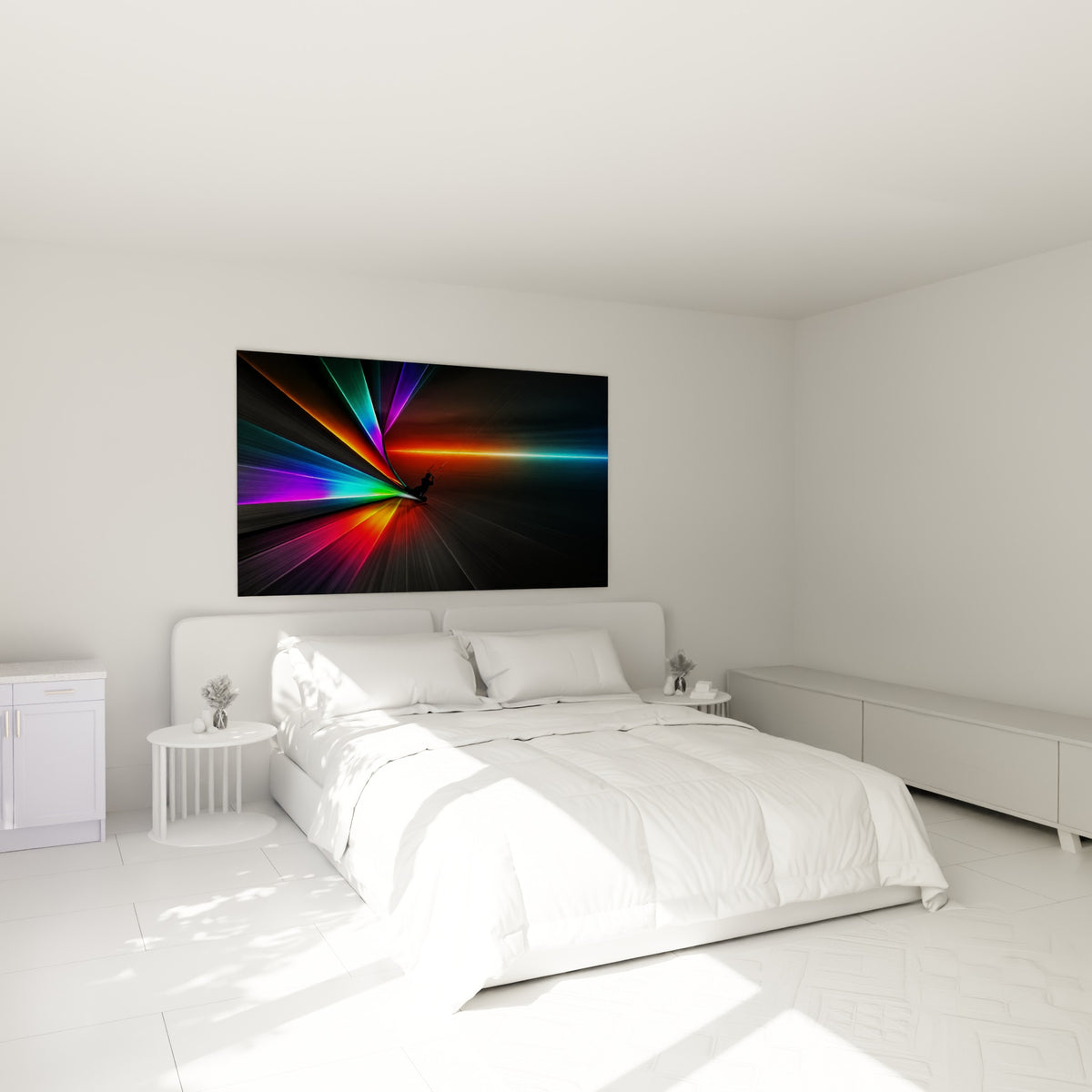 Silhouette de kitesurfeur aux faisceaux multicolores accrochée au-dessus d'un lit dans une chambre claire