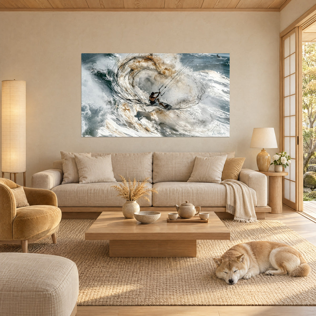 Tableau kitesurfeur cramponné à sa barre dans une vague blanche striée d'ocre, Shiba endormi, au-dessus d'un canapé dans un salon lumineux