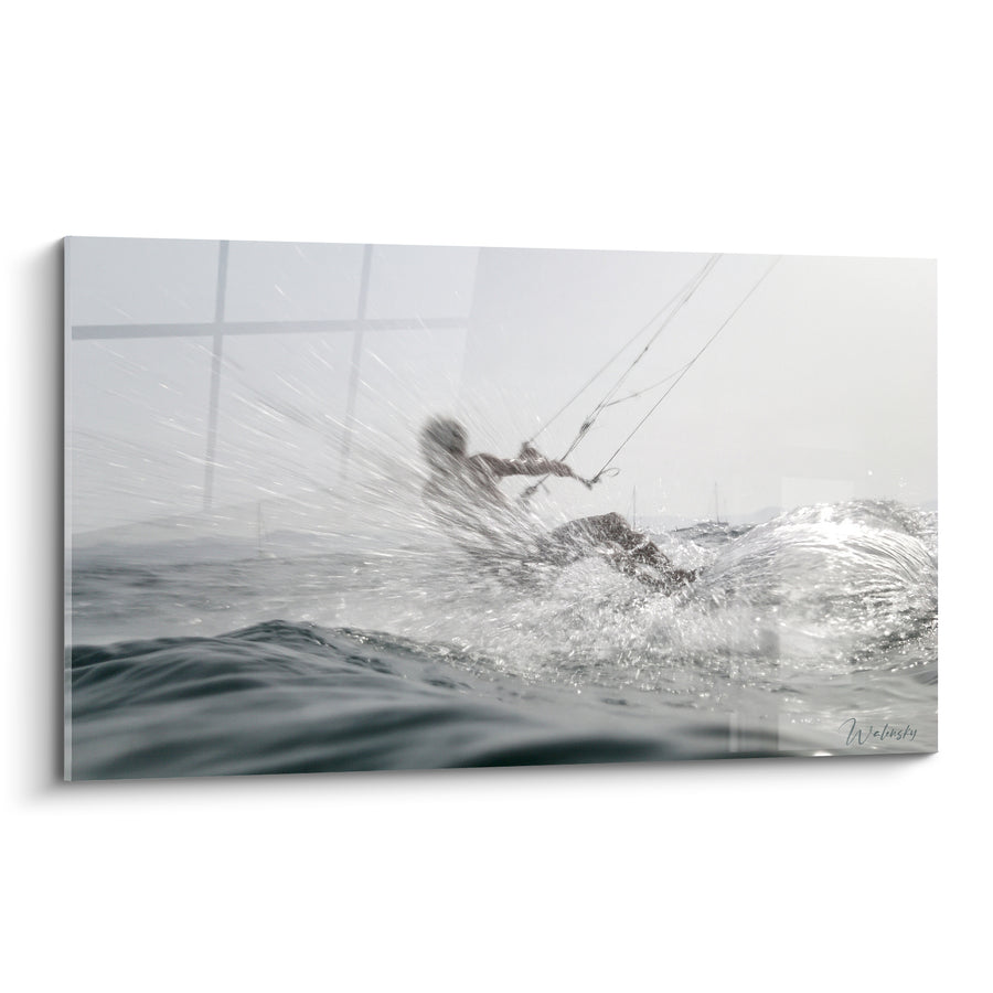 Tableau Kitesurfeur gris et blanc dans les embruns - Fusion avec l'écume - Edition Kite surf