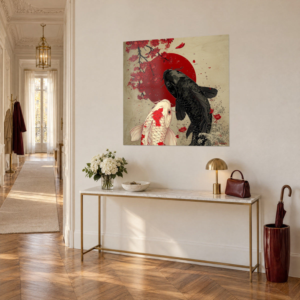 Quadro coppia di koi ascendenti, corpo d'inchiostro e abito crema, disco vermiglio e ramo di ciliegio, per un ingresso in stile haussmanniano