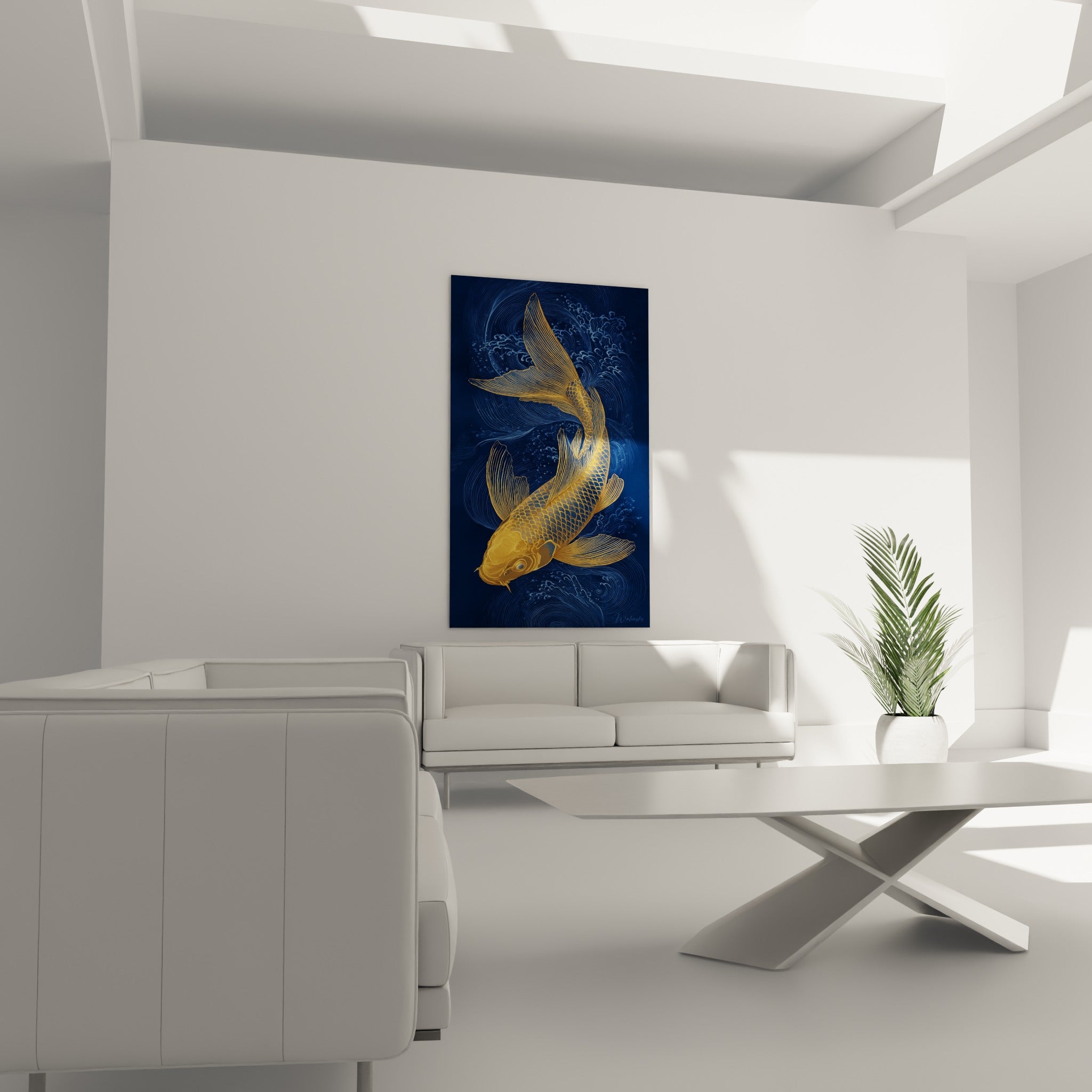 Carpe dorée sur fond bleu nuit accrochée au-dessus d'un canapé dans un salon lumineux