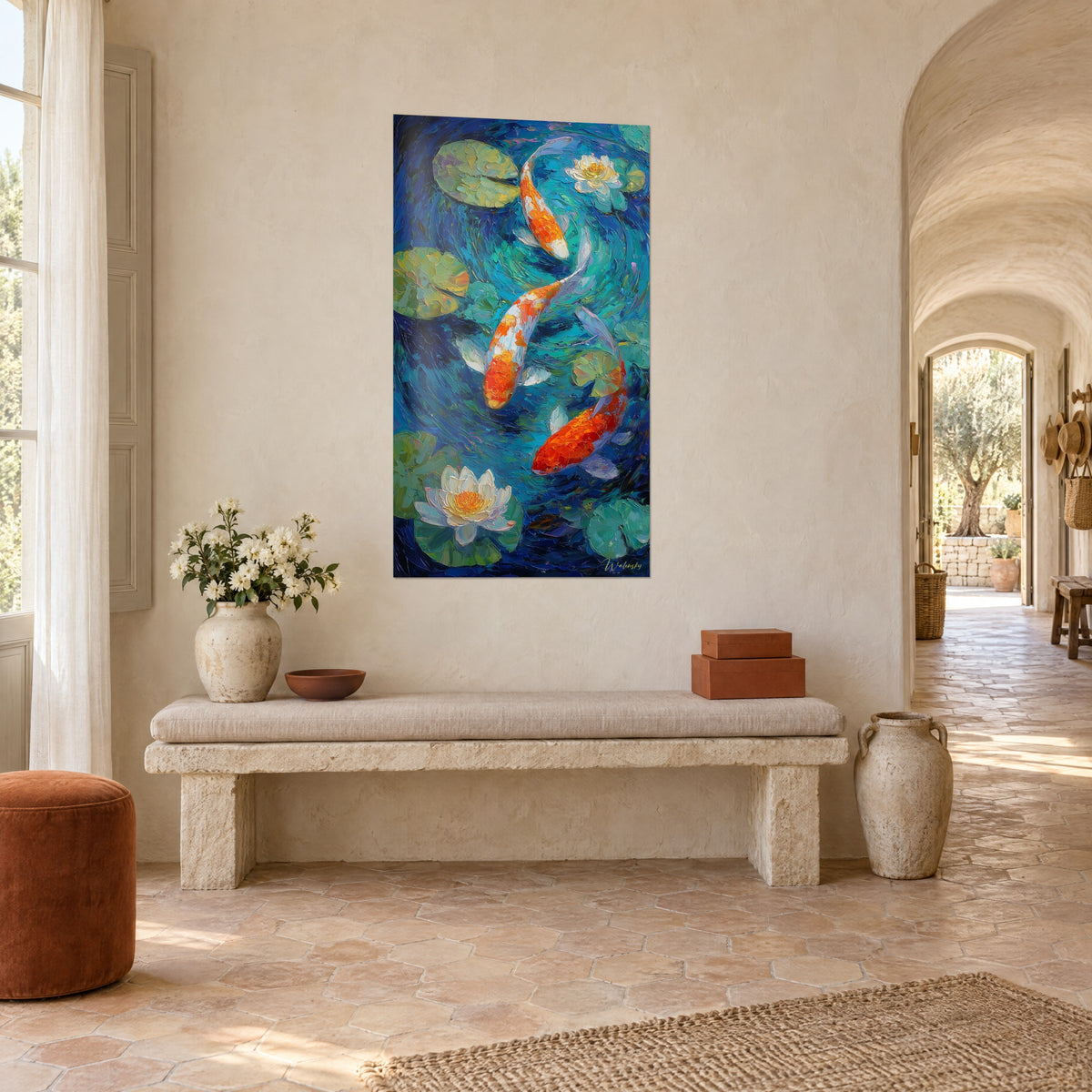 Quadro di koi rossi e bianchi che nuotano tra foglie verde pallido, pennellate spesse di blu cobalto, in un casale provenzale in pietra