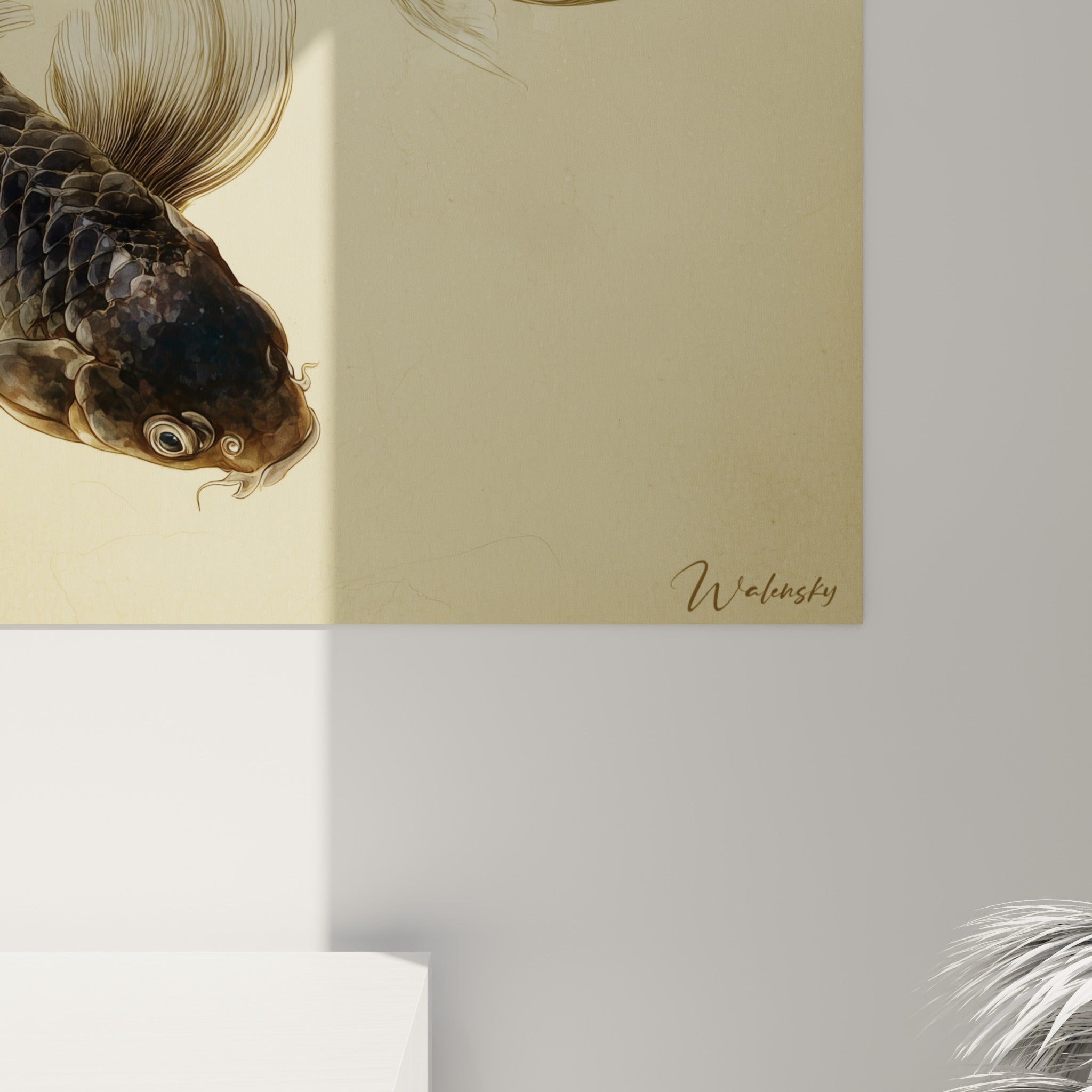 Détail des écailles anthracite et des filaments ivoire de la koï, grain et traits d'encre visibles