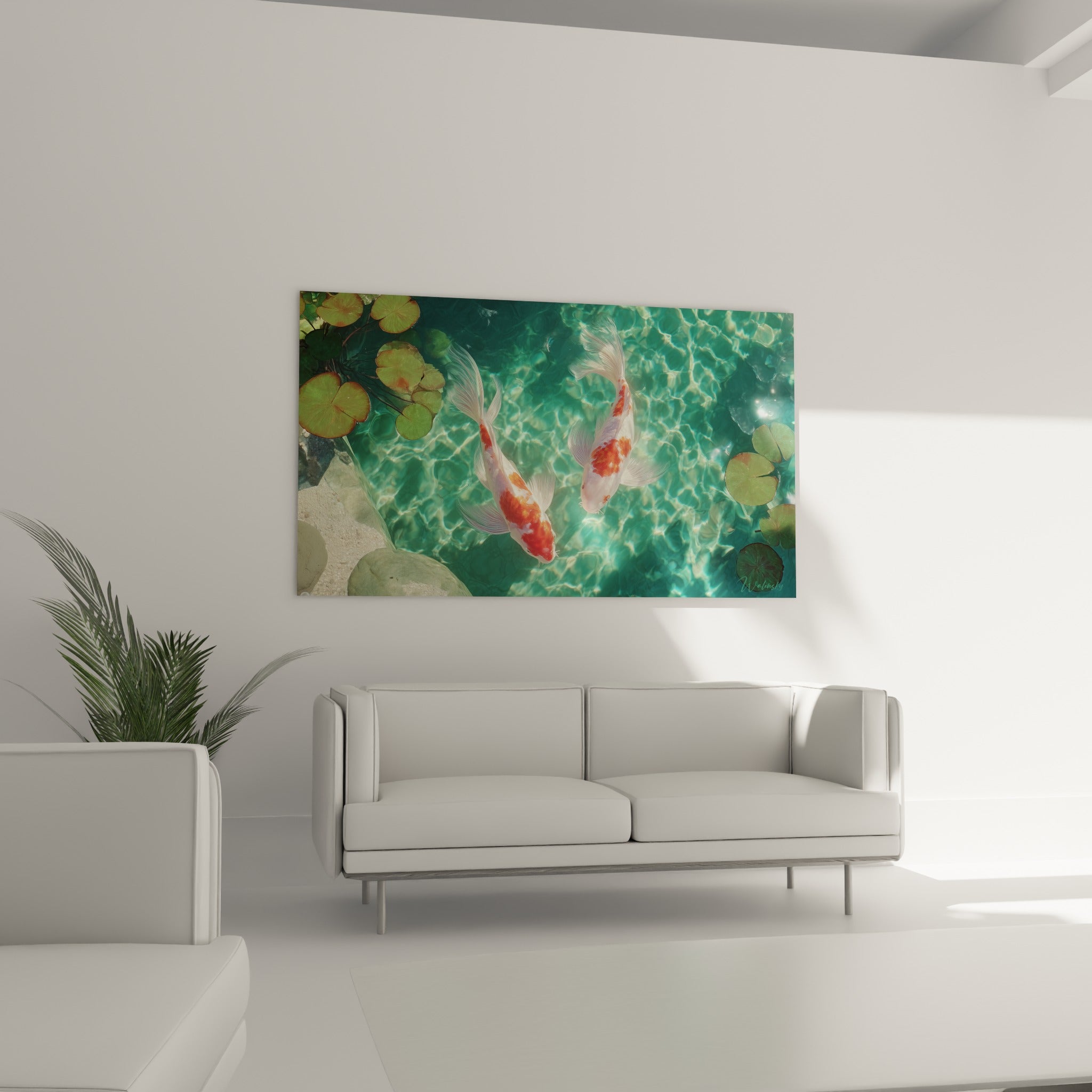 Carpes Koi corail nageant dans une eau turquoise scintillante, au-dessus d'un canapé dans un salon lumineux