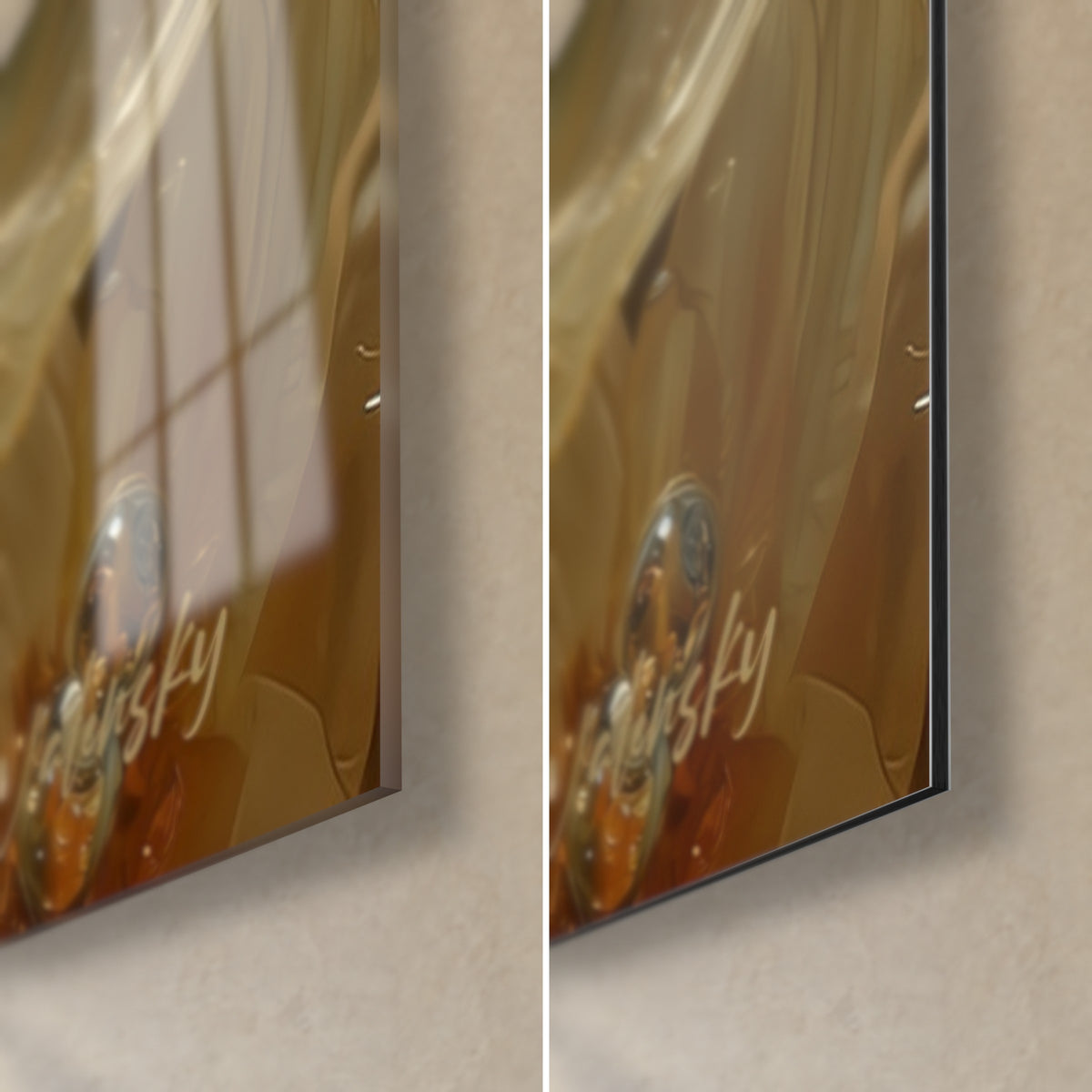 Quadro di un pesce dorato, angolo in basso a destra: vetro lucido con riflessi di finestra, Dibond nero opaco, firma, spessore 3 mm
