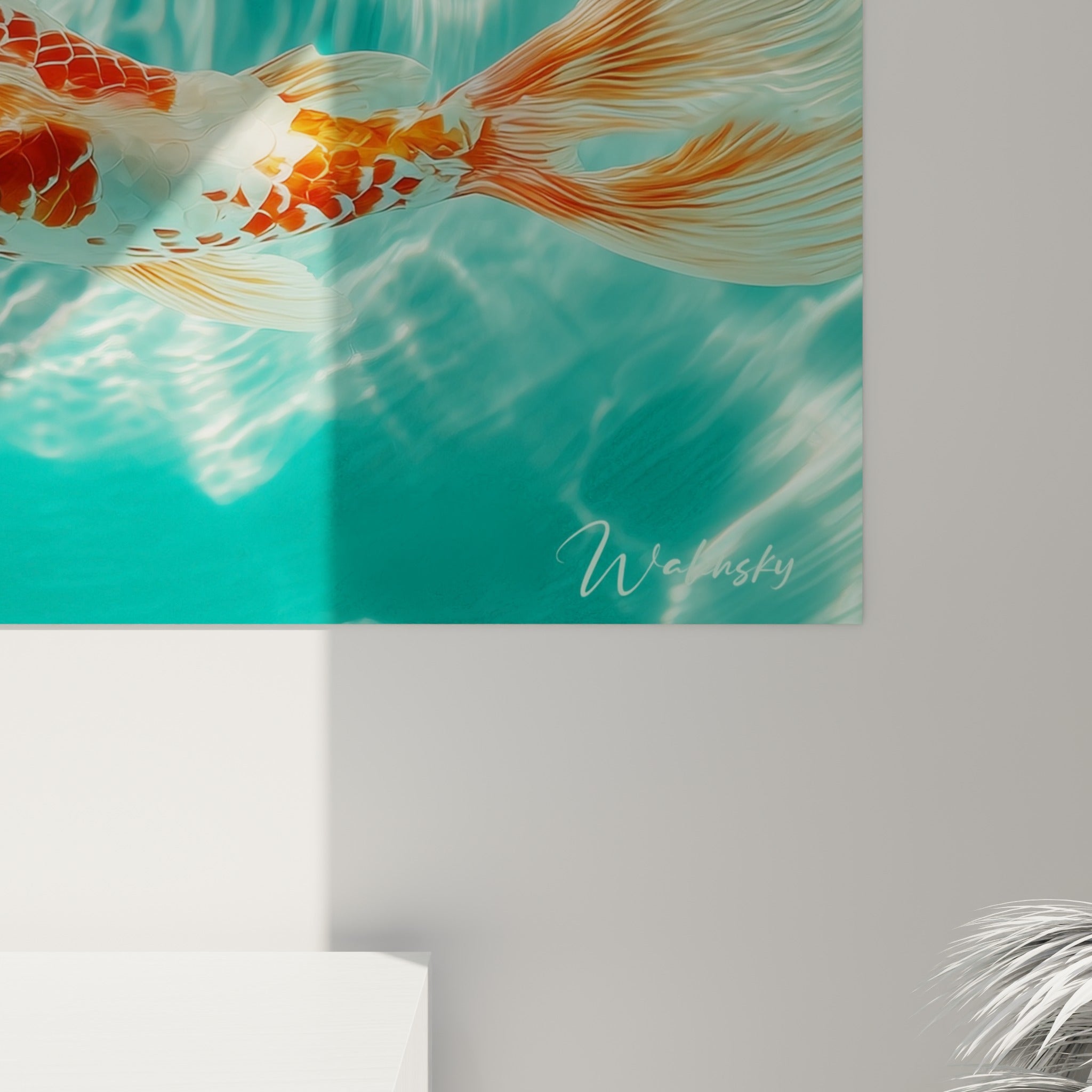 Écailles orangées et reflets turquoise du koi visibles de près, grain photoréaliste et jeux de lumière sur l'eau