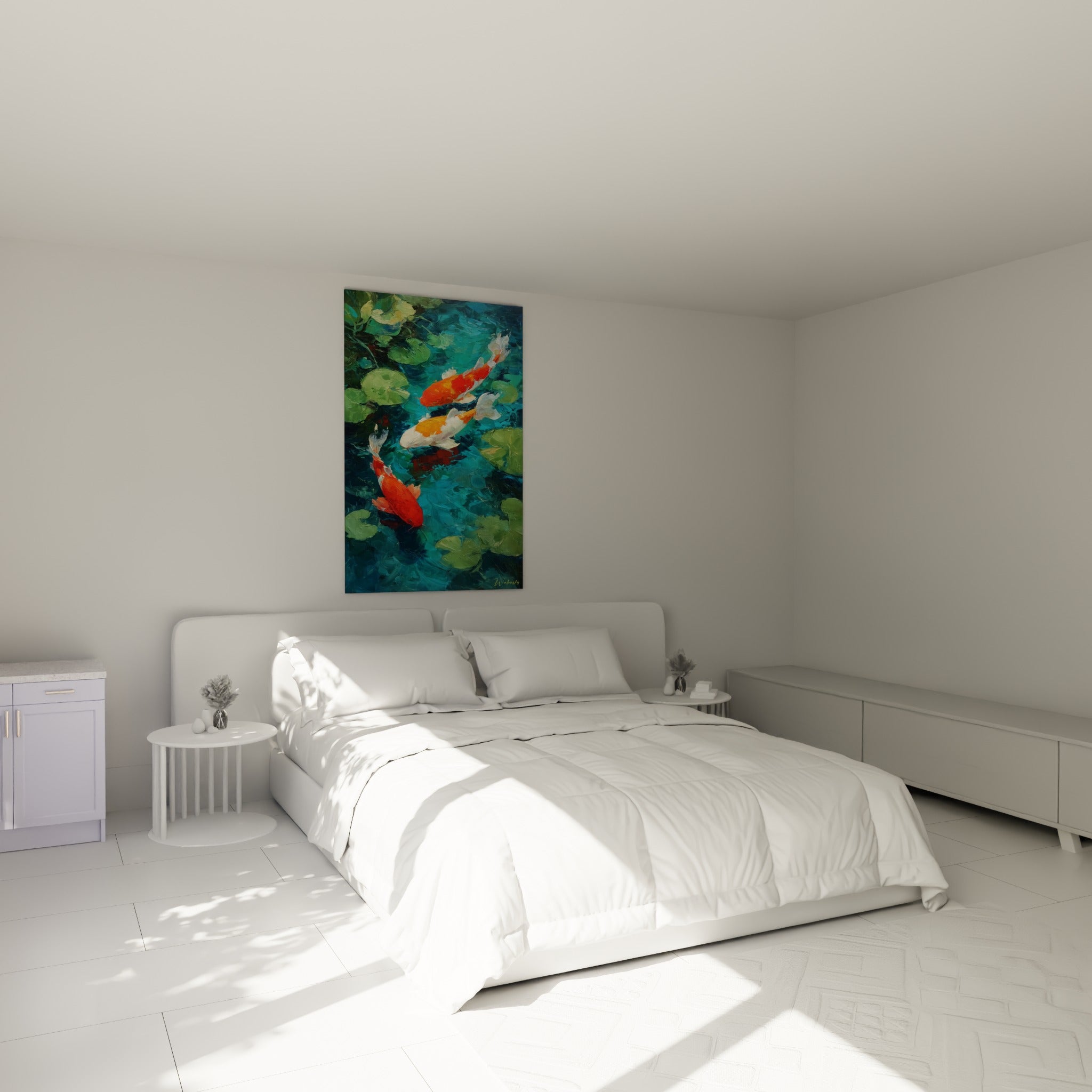 Koïs orangés et blancs glissant sur fond turquoise, accrochés au-dessus d'un lit dans une chambre claire