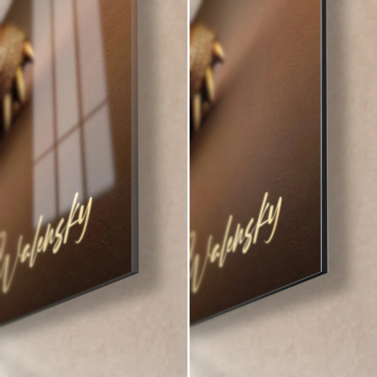 Schilderij met gouden en nachtblauwe schild, rechtsonder: glanzend acrylglas links, mat zwart Dibond rechts, 3 mm rand