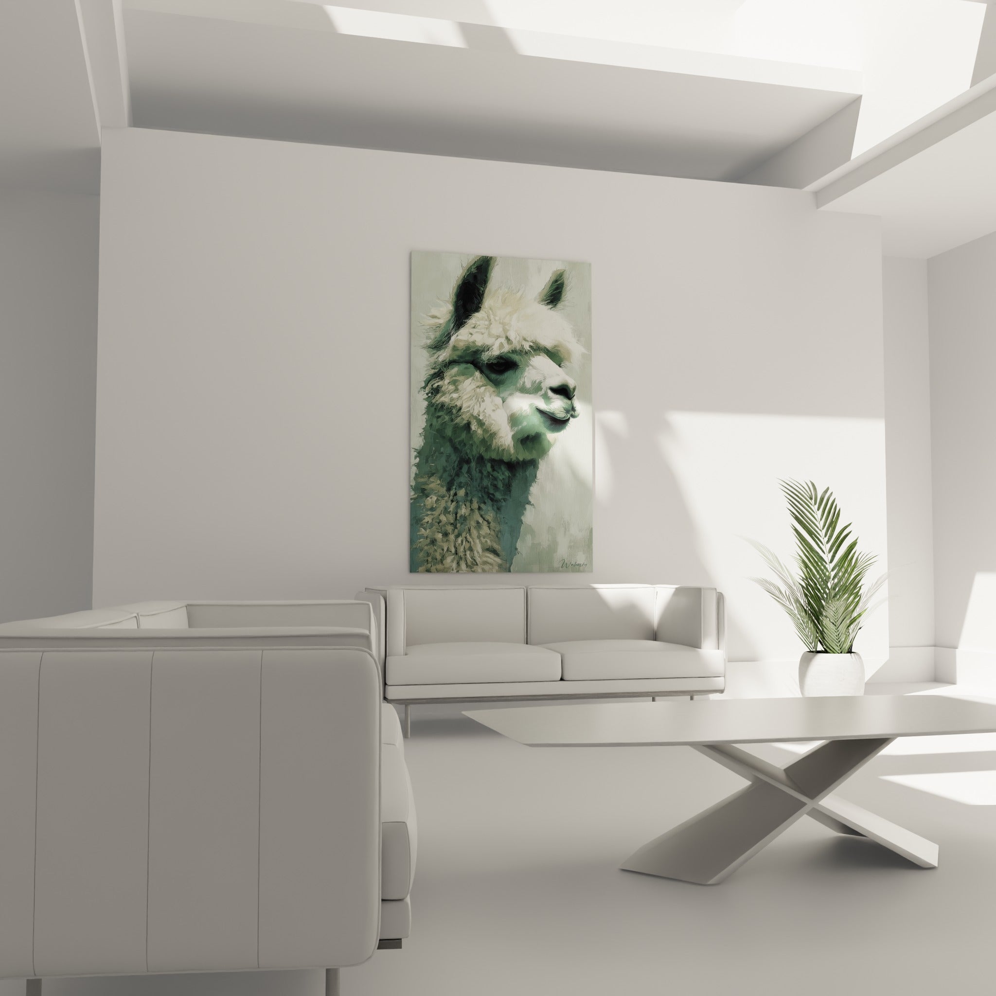 Tête de lama peinte en vert sauge et blanc crème au-dessus d'un canapé dans un salon lumineux